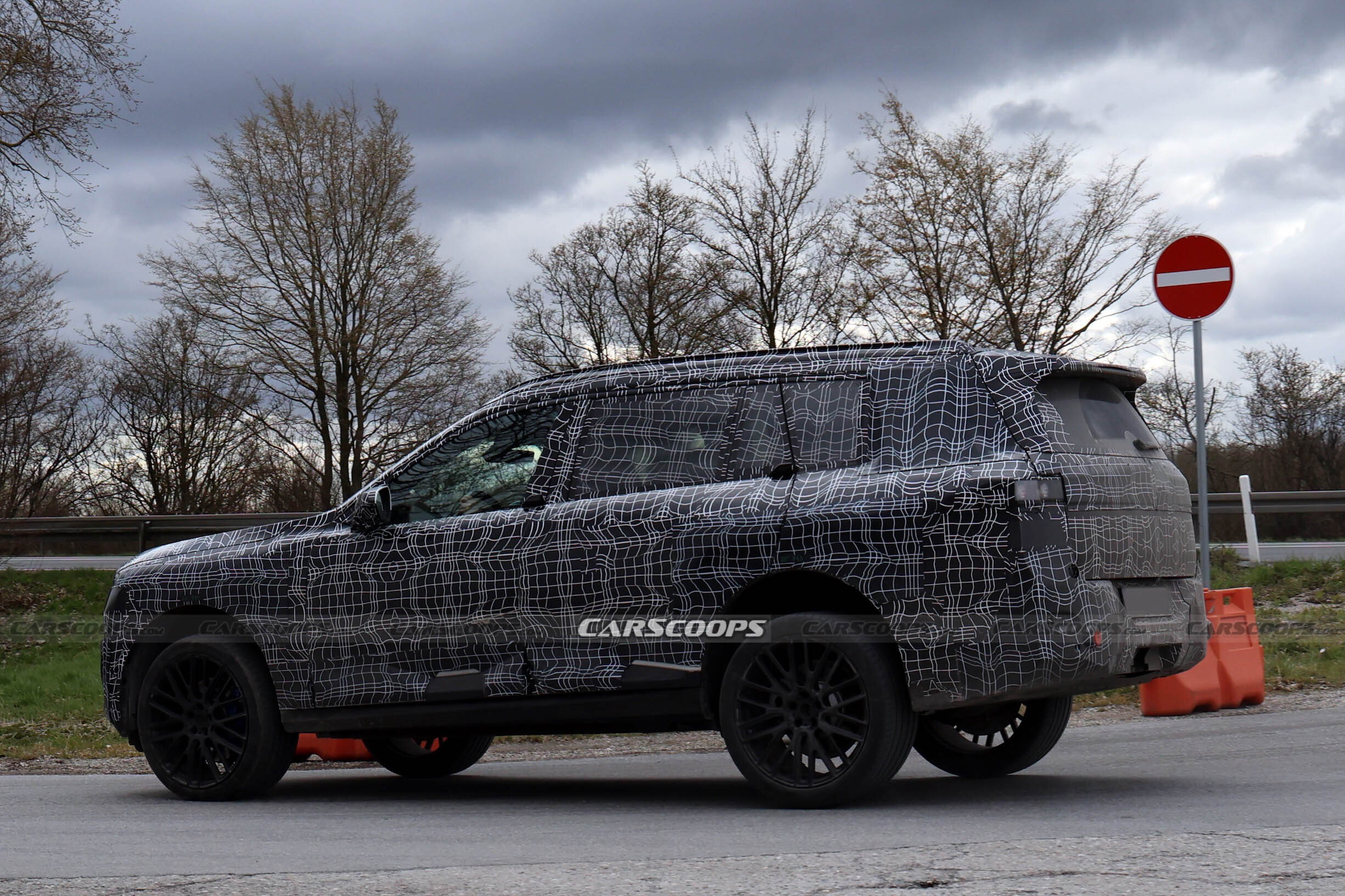 BMW’s iX7 Gets Every Neue Klasse Upgrade Except The One That Would Make It Look Different