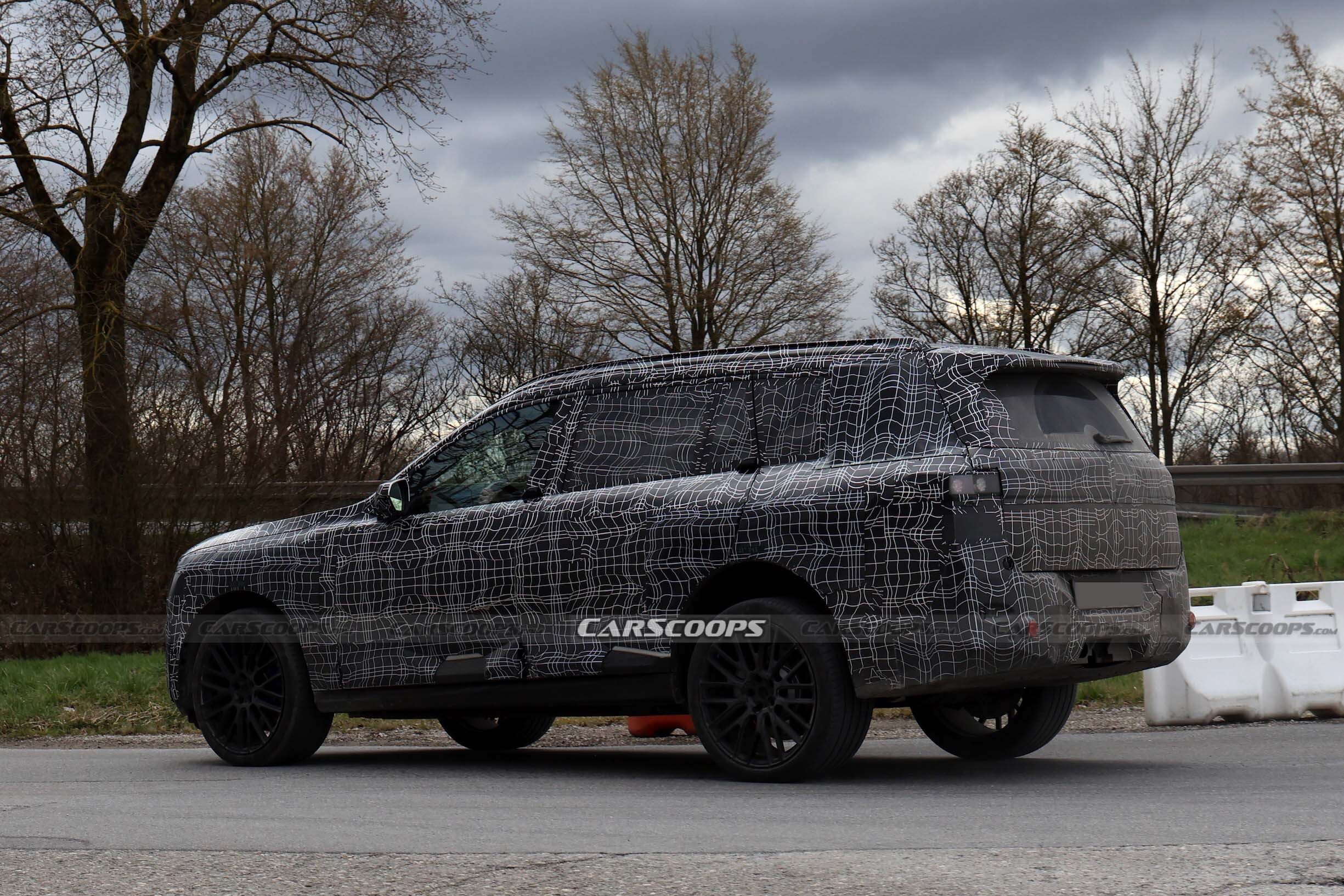 BMW’s iX7 Gets Every Neue Klasse Upgrade Except The One That Would Make It Look Different