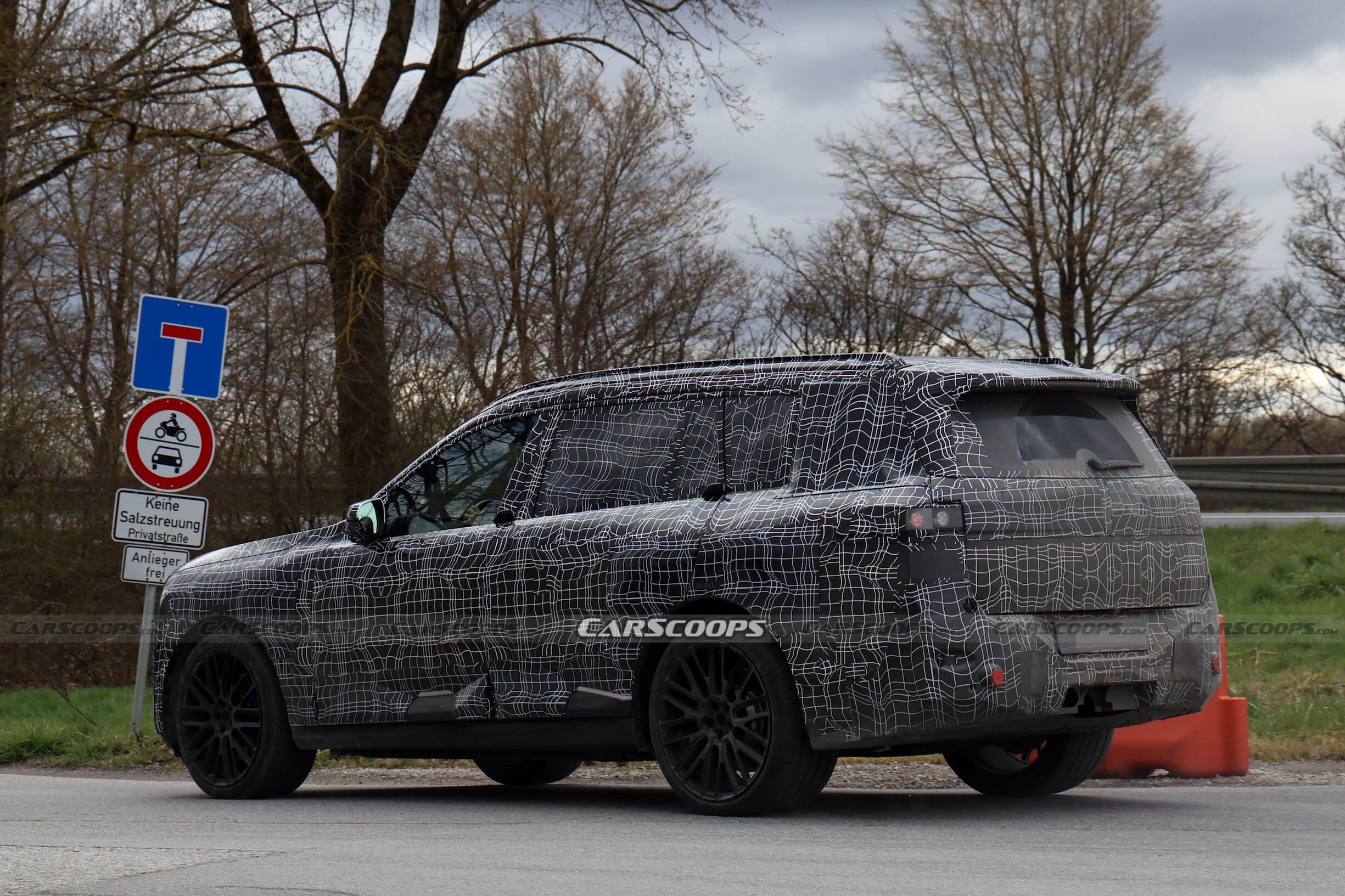 BMW’s iX7 Gets Every Neue Klasse Upgrade Except The One That Would Make It Look Different