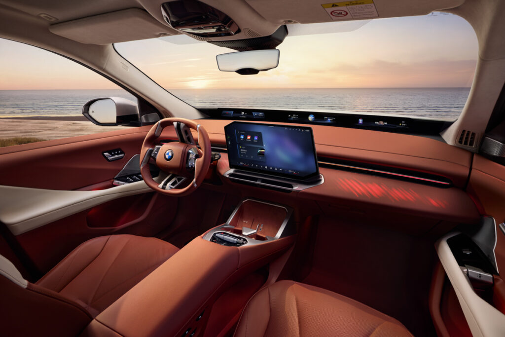  BMW&rsquo;s New iX4 Trades The iX3&rsquo;s Boxy Roof For A Coupe Cut