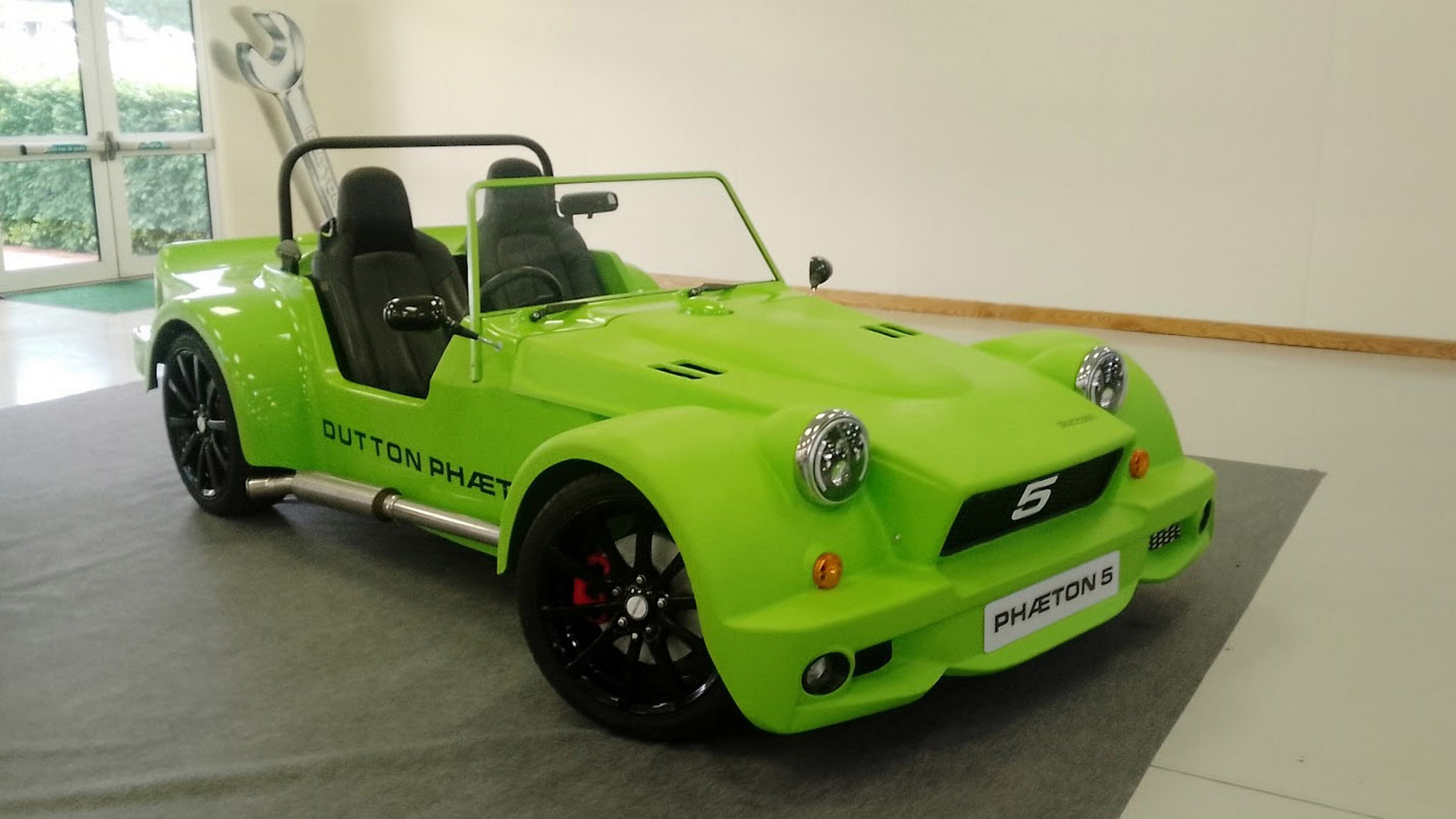 За 13 500 доларів ви можете зробити свій MX-5 схожим на Caterham з Minecraft