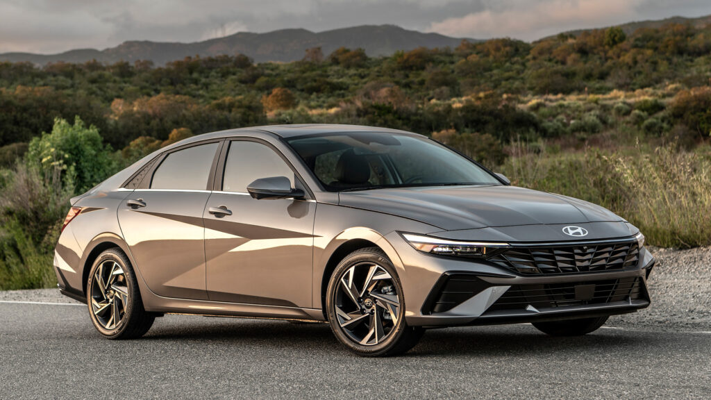 Hyundai Elantra - ще один приклад доступного автомобіля