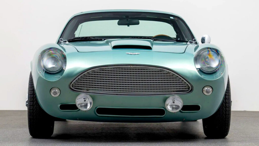  This Miata Looks More Like An Aston Martin Than Some Real Aston Martins Do