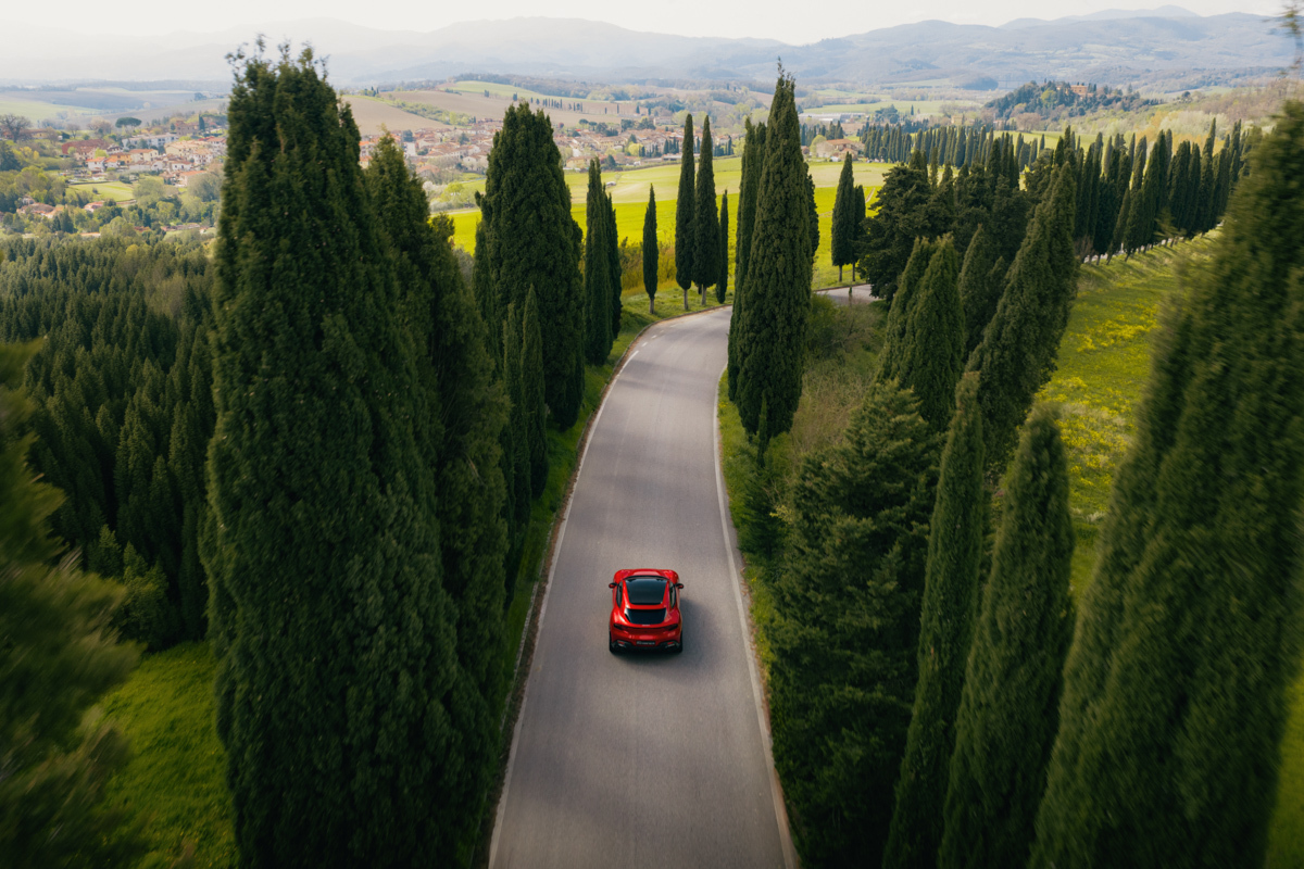 Ferrari вирішила одну проблему, якої ні в кого не було з Purosangue, і одну, яку вони вирішили