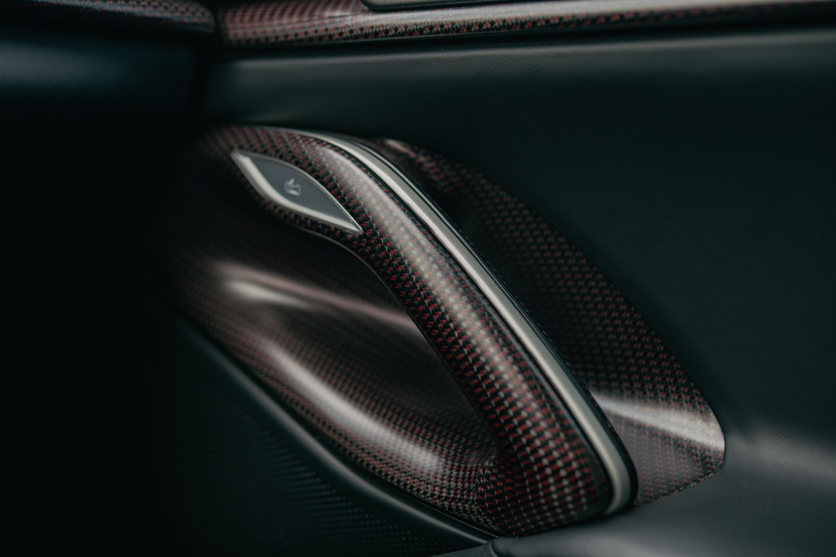 Ferrari вирішила одну проблему, якої ні в кого не було з Purosangue, і одну, яку вони вирішили