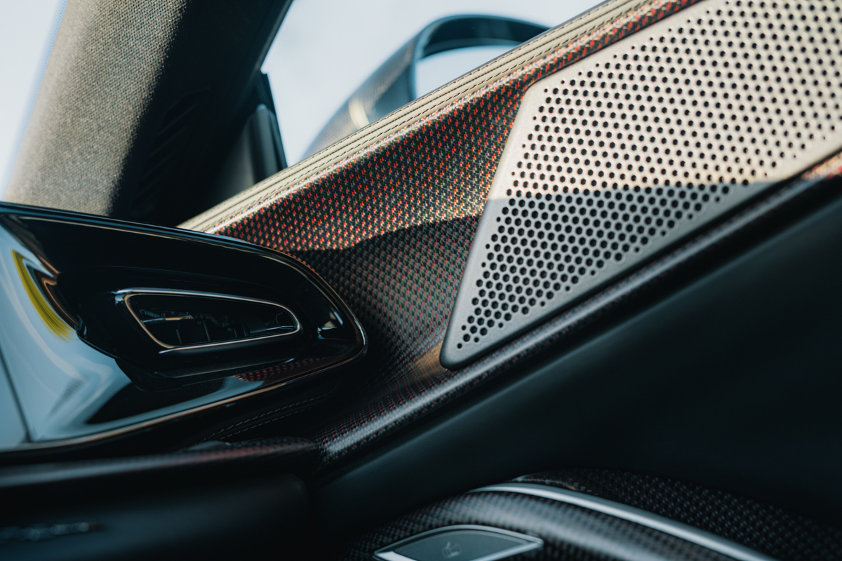 Ferrari вирішила одну проблему, якої ні в кого не було з Purosangue, і одну, яку вони вирішили