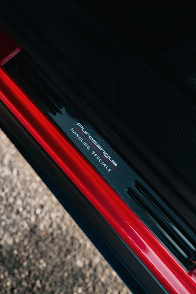 Ferrari вирішила одну проблему, якої ні в кого не було з Purosangue, і одну, яку вони вирішили