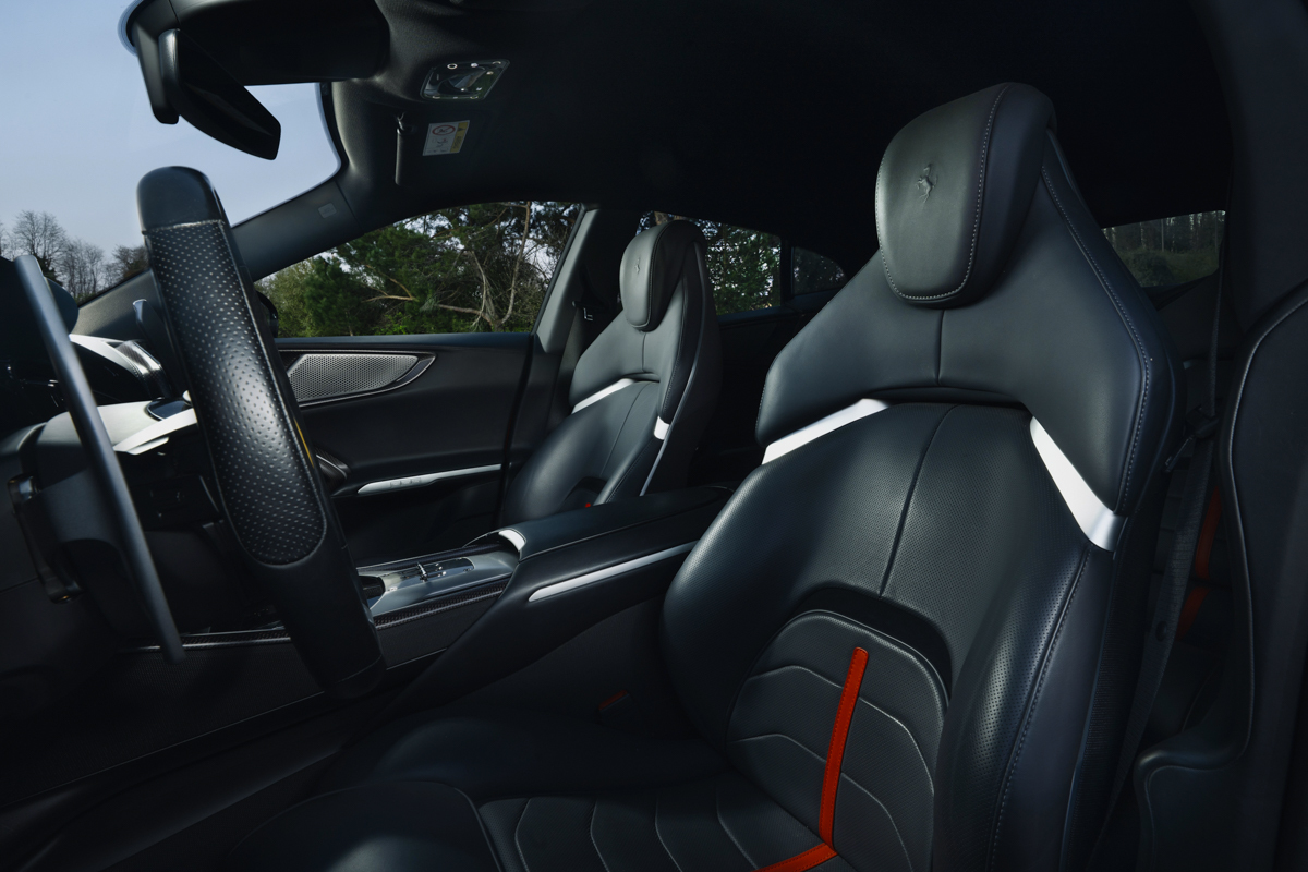 Ferrari вирішила одну проблему, якої ні в кого не було з Purosangue, і одну, яку вони вирішили