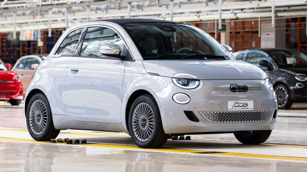  Fiat Sold Nearly 20 Times More 500e EVs in Canada Than In The US