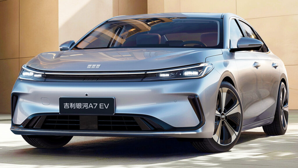  Breathtaking C2 Corvette Stingray Restomod Looks Like It Has Time-Traveled From 1967