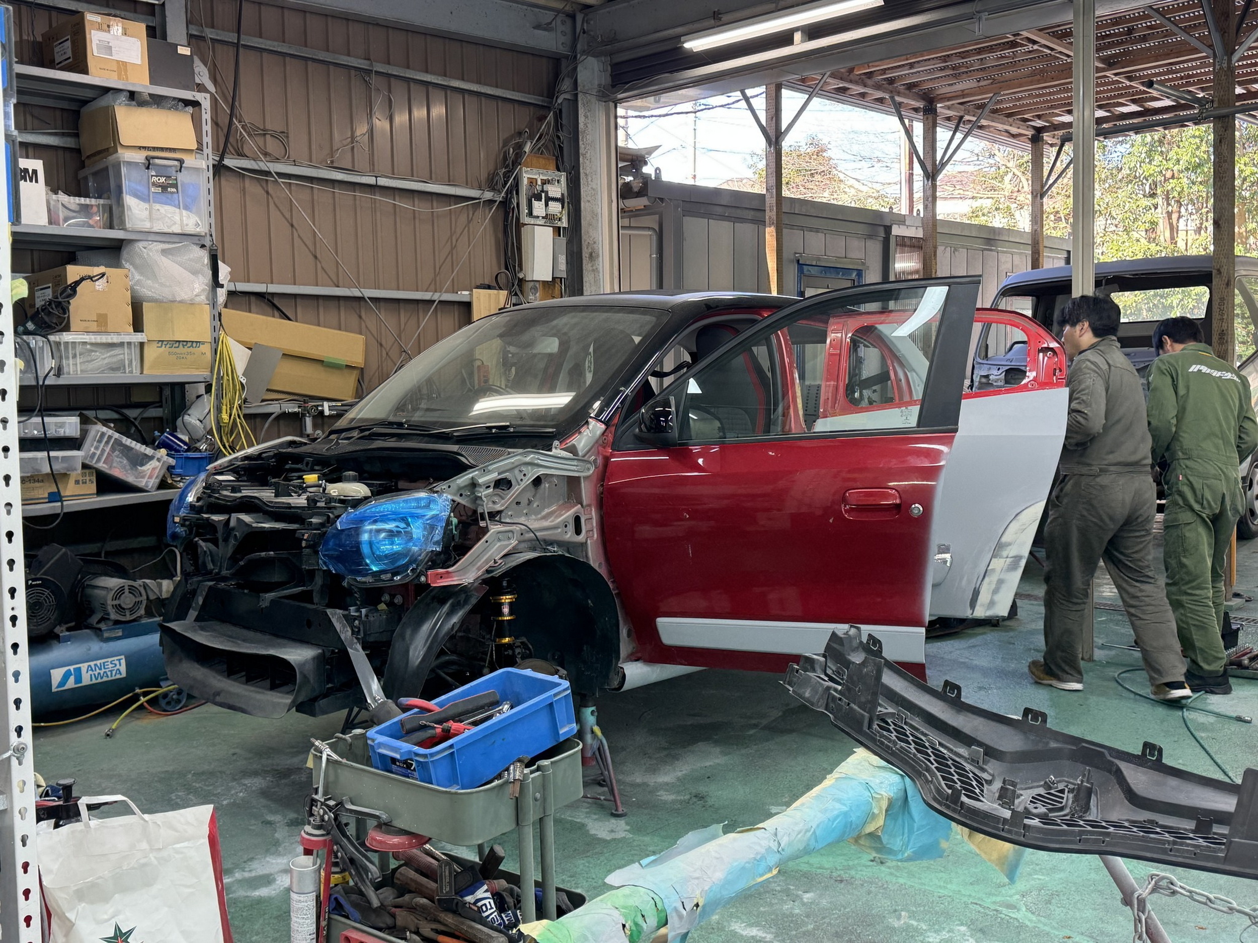 Комплект Hatano для Twingo вартістю 8500 доларів США створює враження 911 Dakar з міським автомобілем потужністю 90 к.с.