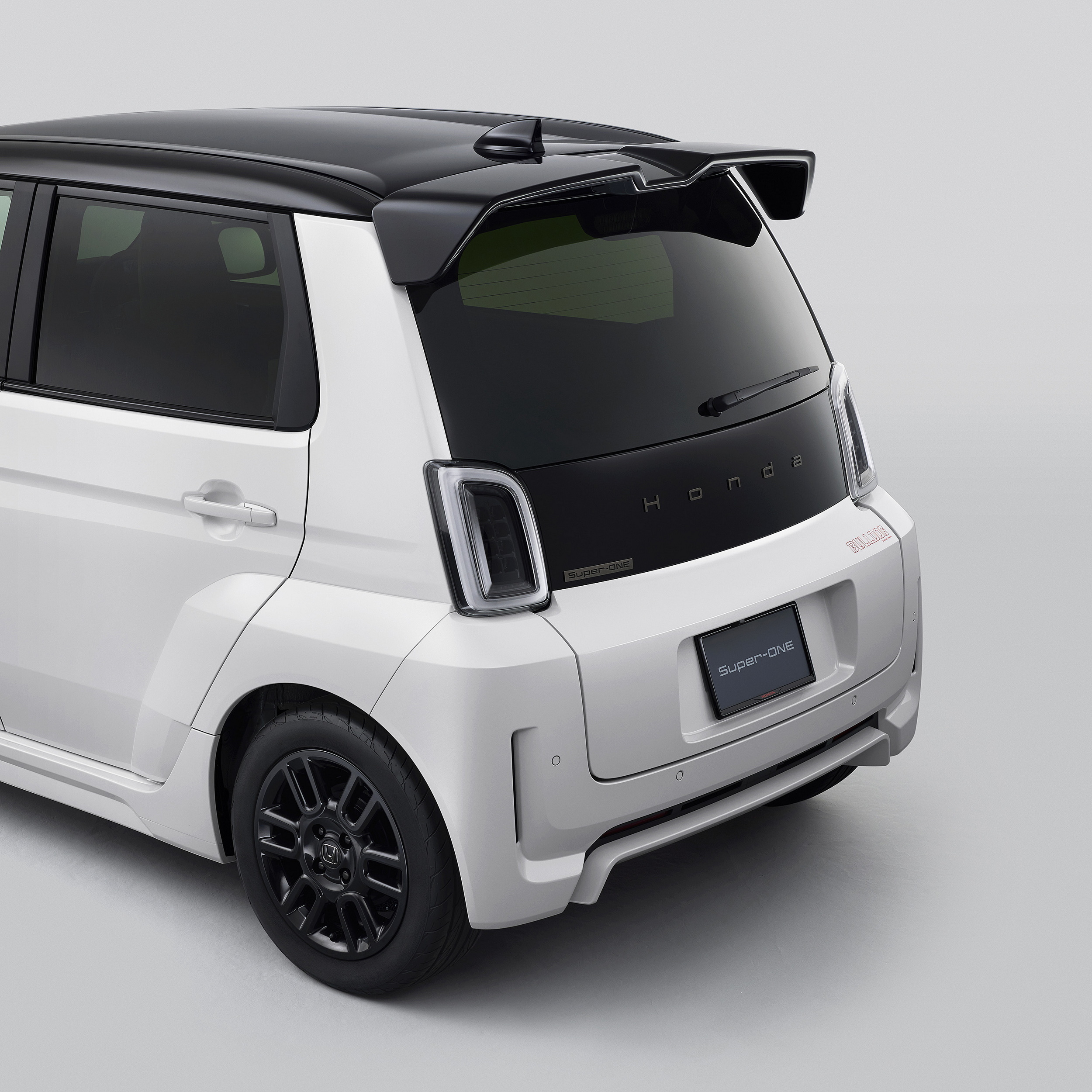 Honda десятиліттями ховала назву Bulldog, а тепер друкує її на дверях