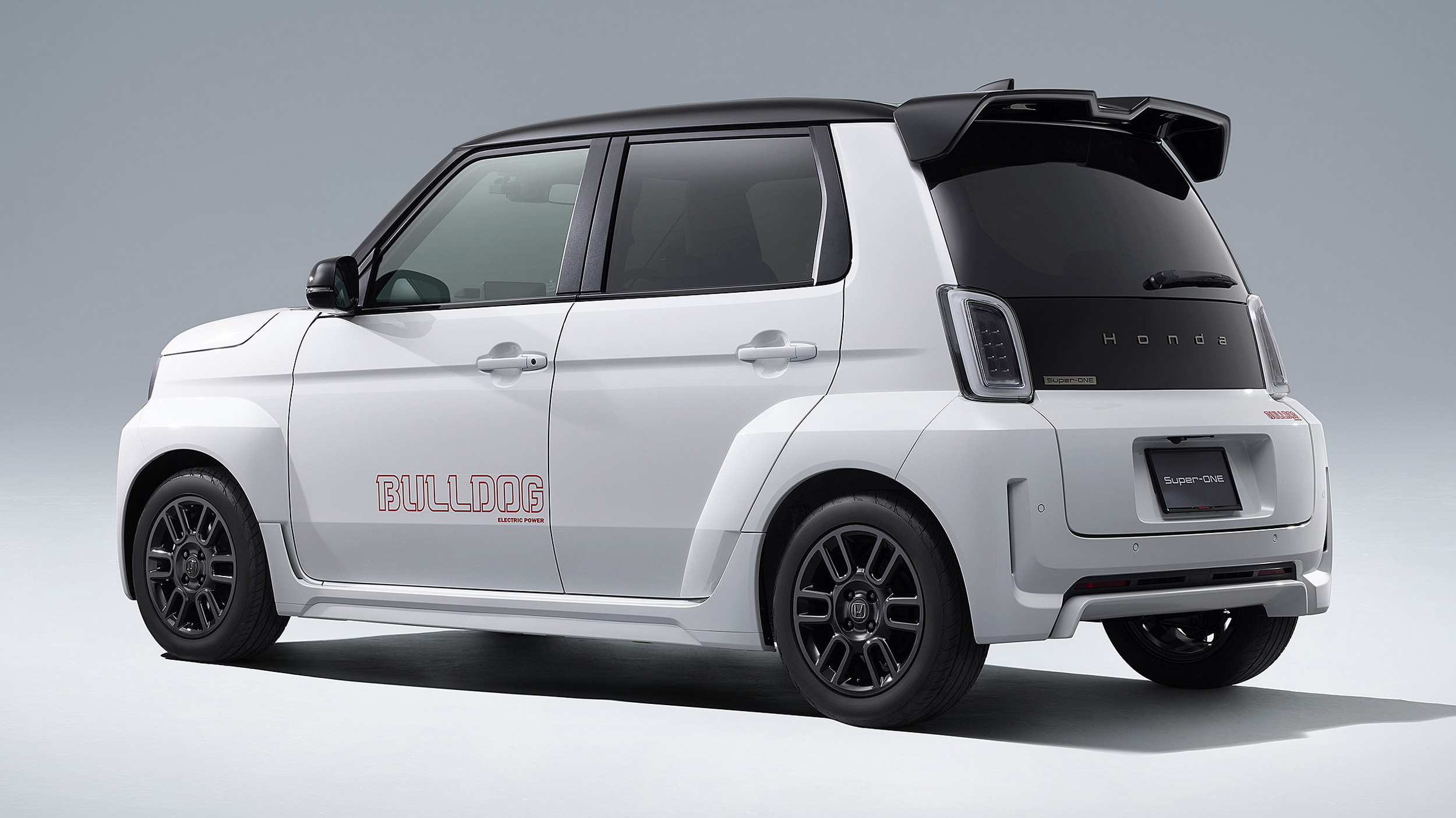 Honda десятиліттями ховала назву Bulldog, а тепер друкує її на дверях