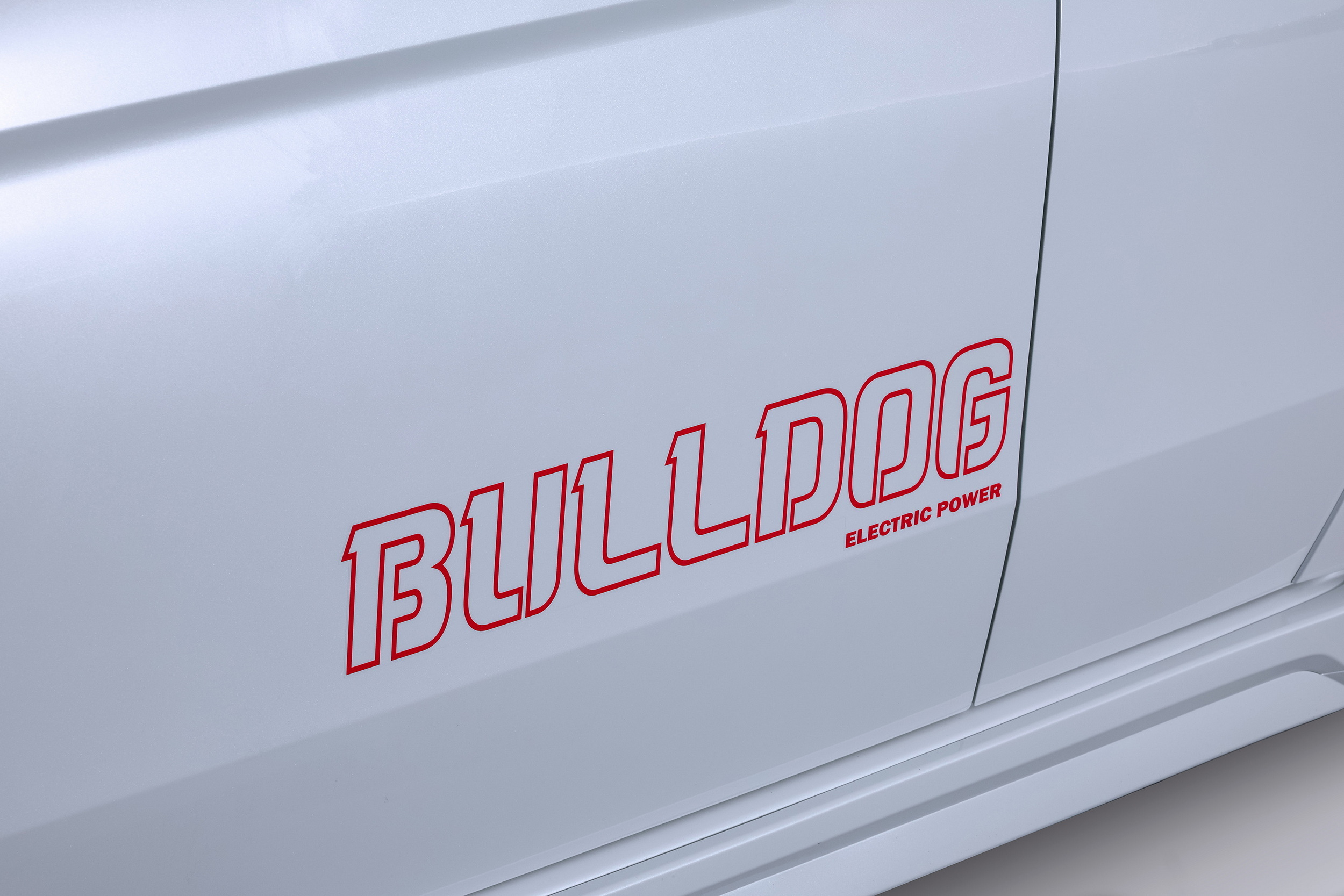 Honda десятиліттями ховала назву Bulldog, а тепер друкує її на дверях