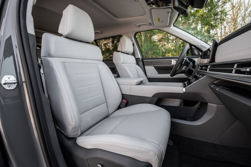  Hyundai Fixed The Seat Belt Anchor On New Cars. Yours Might Still Be Broken