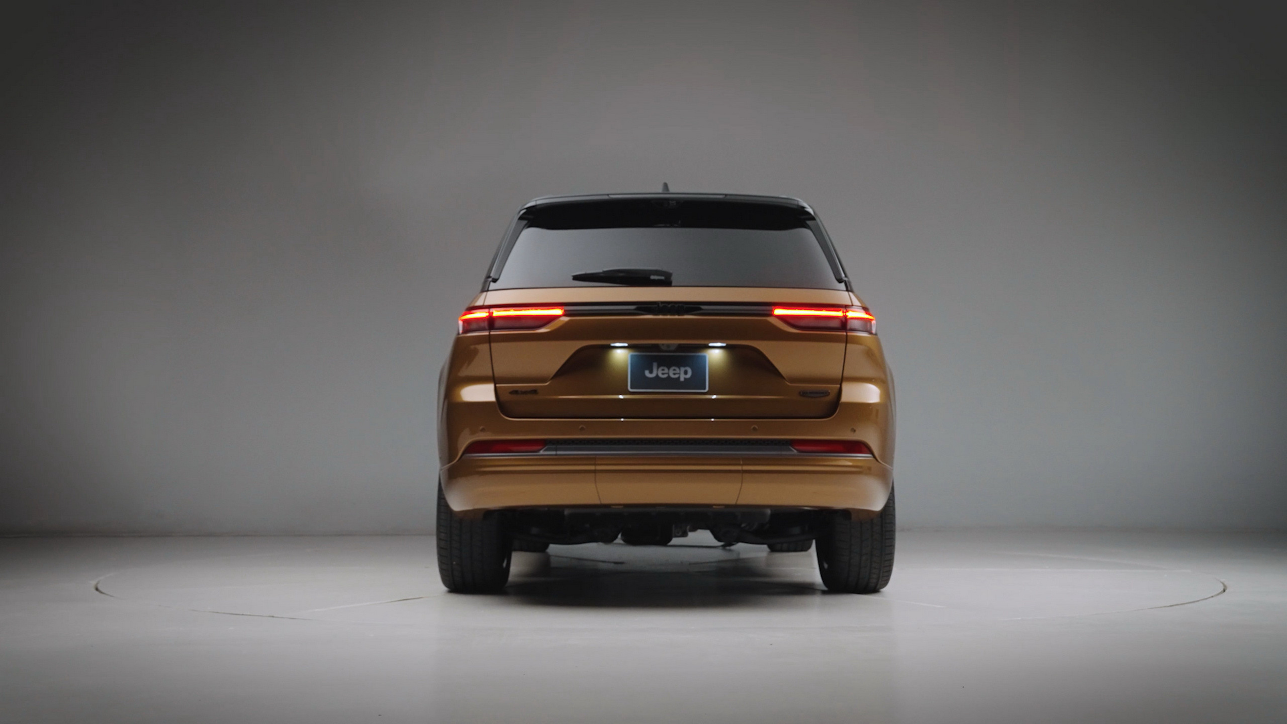 Jeep Is Bringing Back The Grand Cherokee Trailhawk, But Left Something Behind