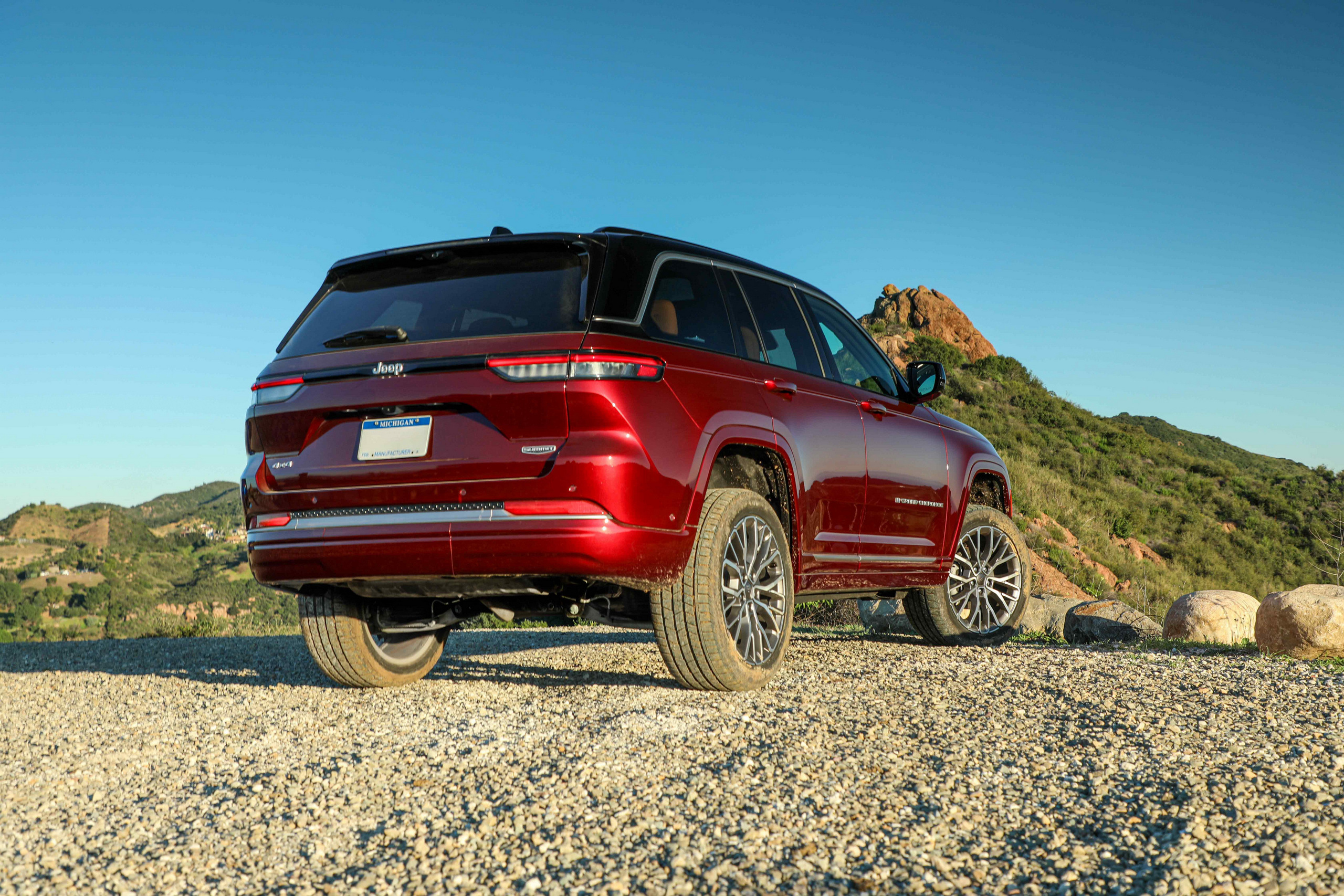 Jeep Is Bringing Back The Grand Cherokee Trailhawk, But Left Something Behind