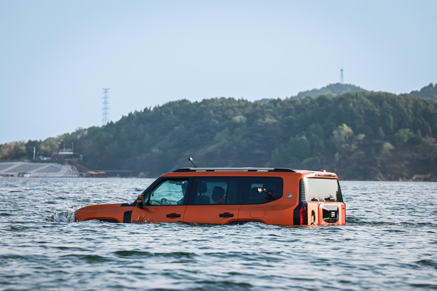 BYD’s YangWang Floated An SUV Two Years Ago. Chery’s Sailed One Across A Lake