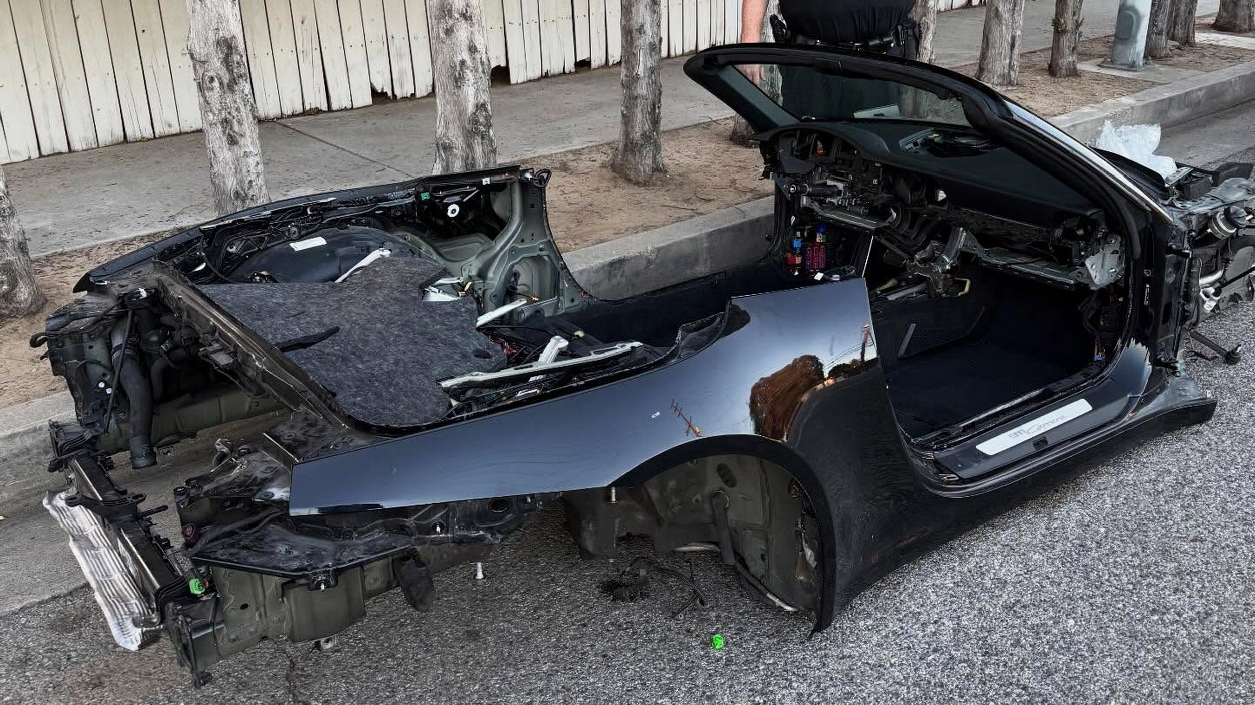 LA Thieves Stripped A Porsche So Bare That Bystanders Thought It Was A Mazda