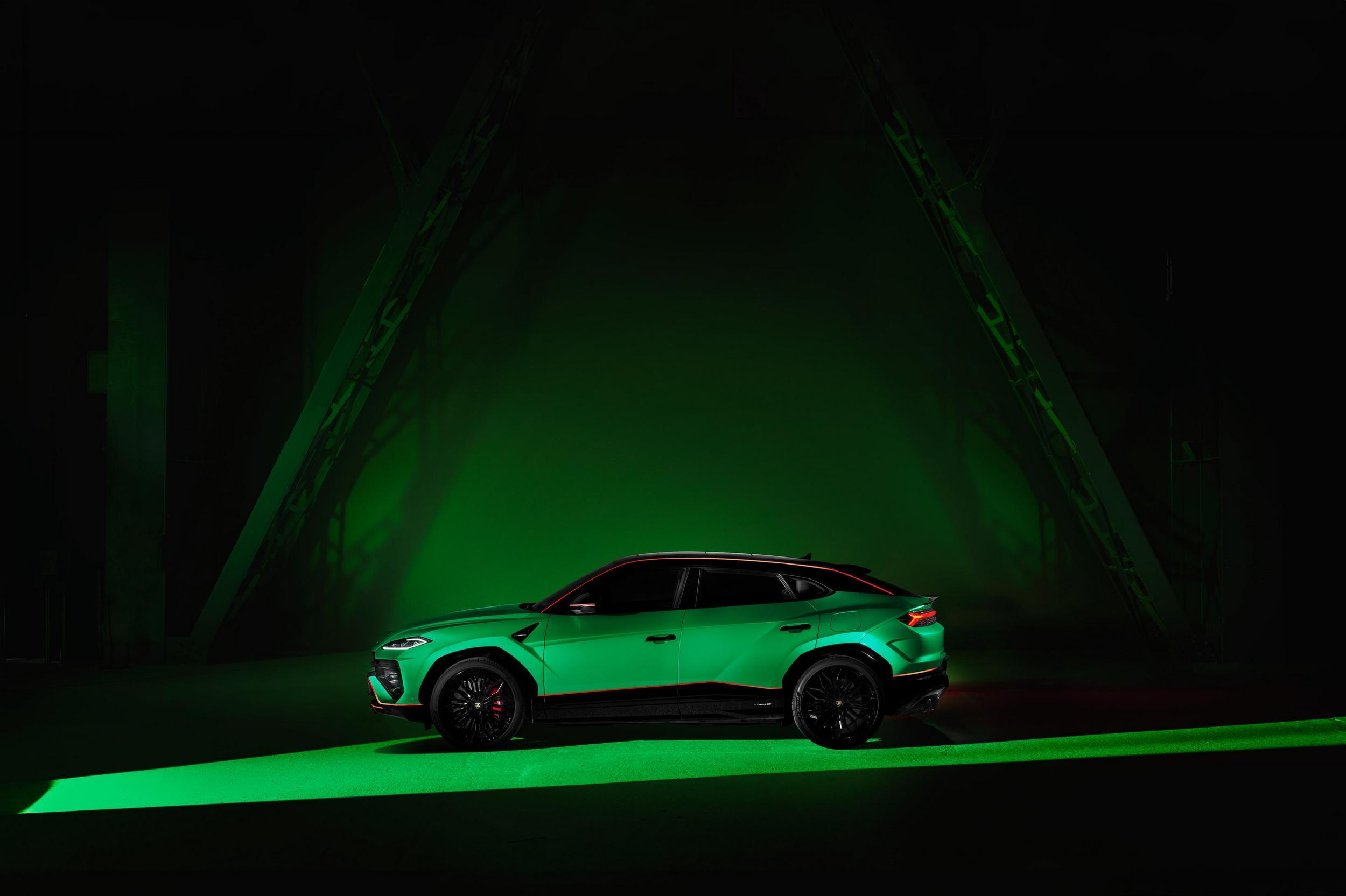 Lamborghini Membangun Urus yang Paling Dapat Dikustomisasi yang Pernah Ada dan Membatasi Produksinya Hanya 630 Unit.