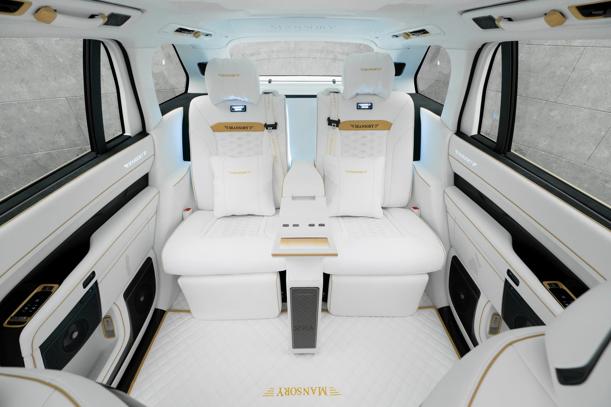 Китайська відповідь на Rolls-Royce Cullinan виглядала стильно, і Mansory це виправила