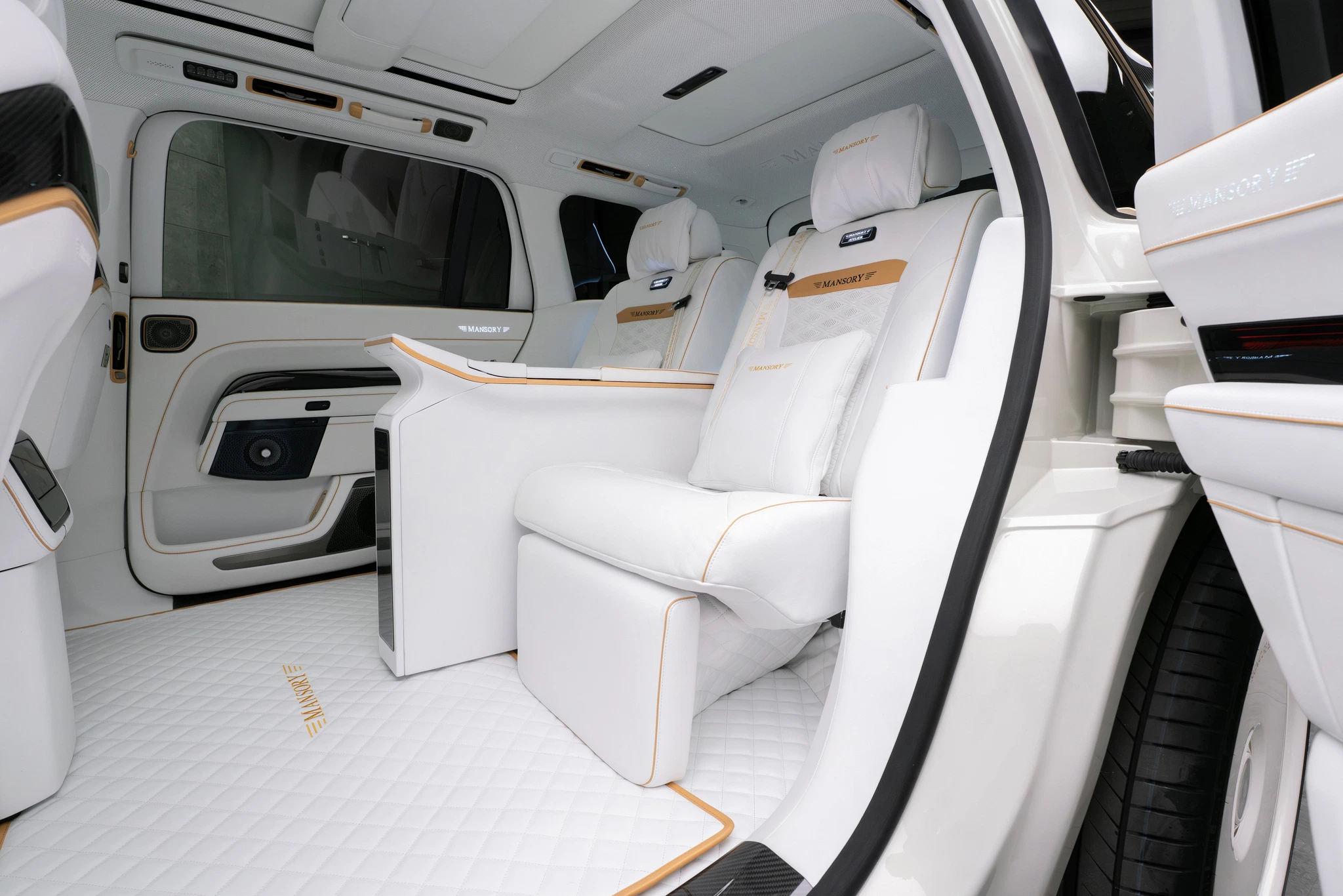 Китайська відповідь на Rolls-Royce Cullinan виглядала стильно, і Mansory це виправила