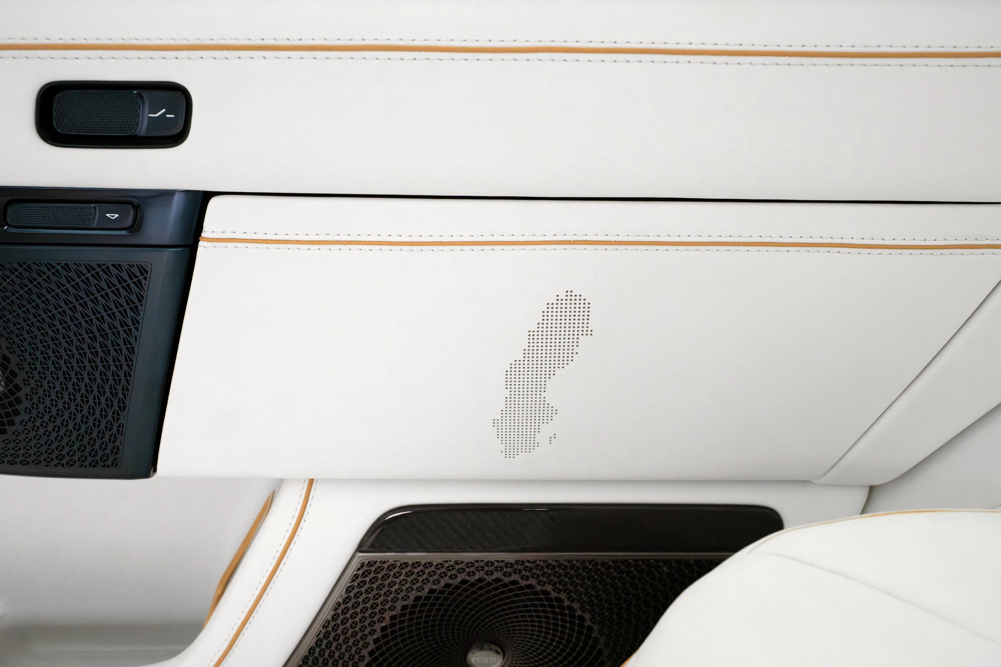 Китайська відповідь на Rolls-Royce Cullinan виглядала стильно, і Mansory це виправила