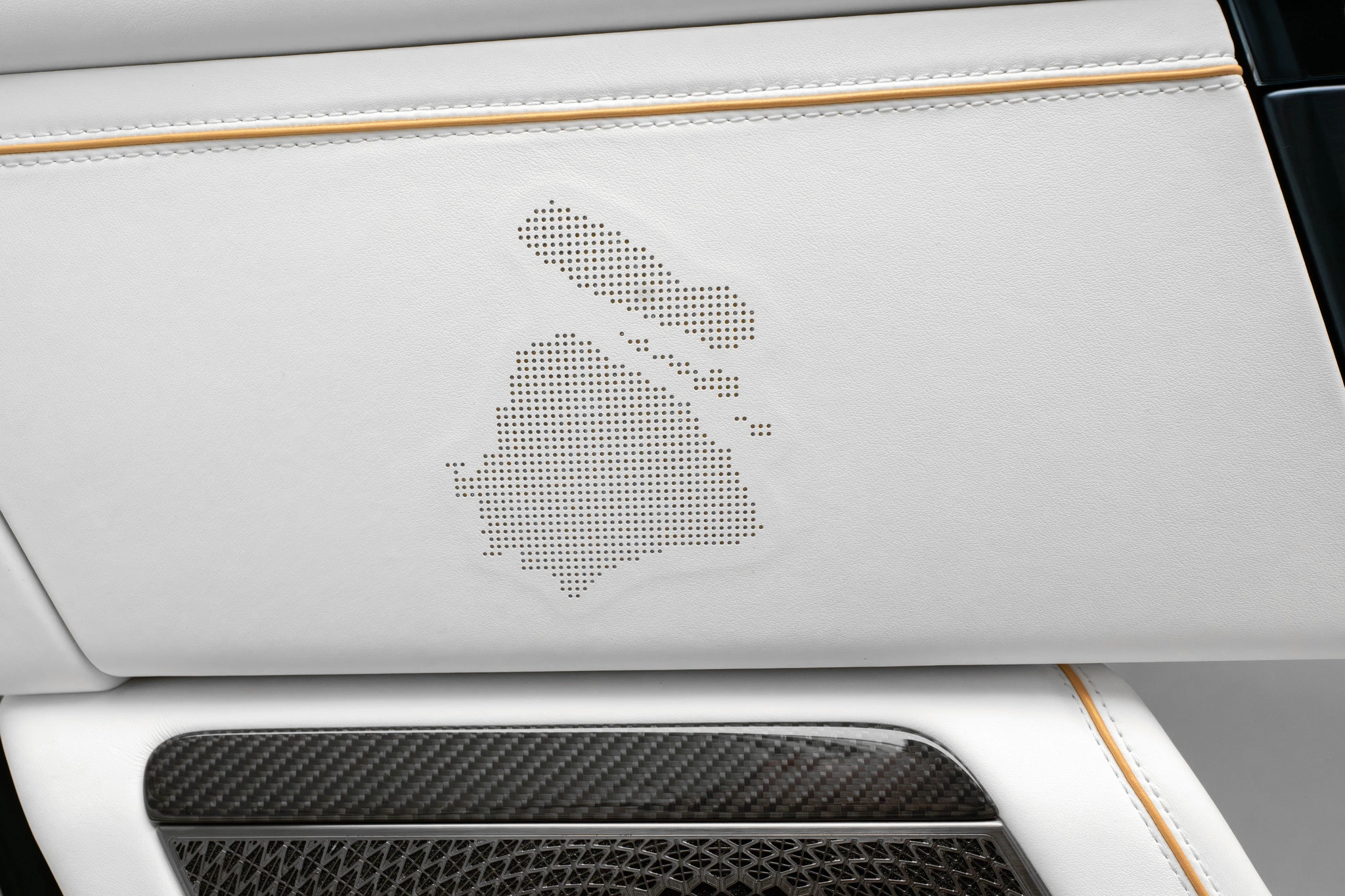 Китайська відповідь на Rolls-Royce Cullinan виглядала стильно, і Mansory це виправила