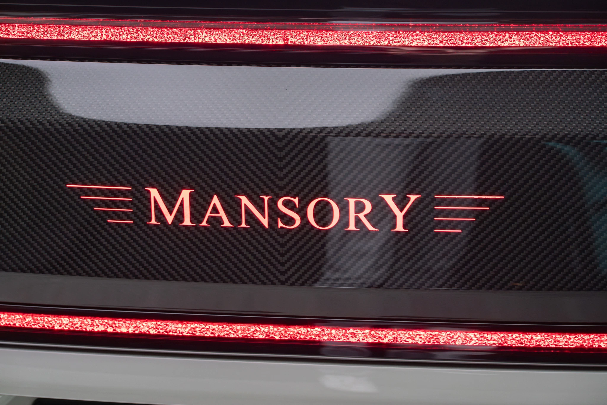 Китайська відповідь на Rolls-Royce Cullinan виглядала стильно, і Mansory це виправила