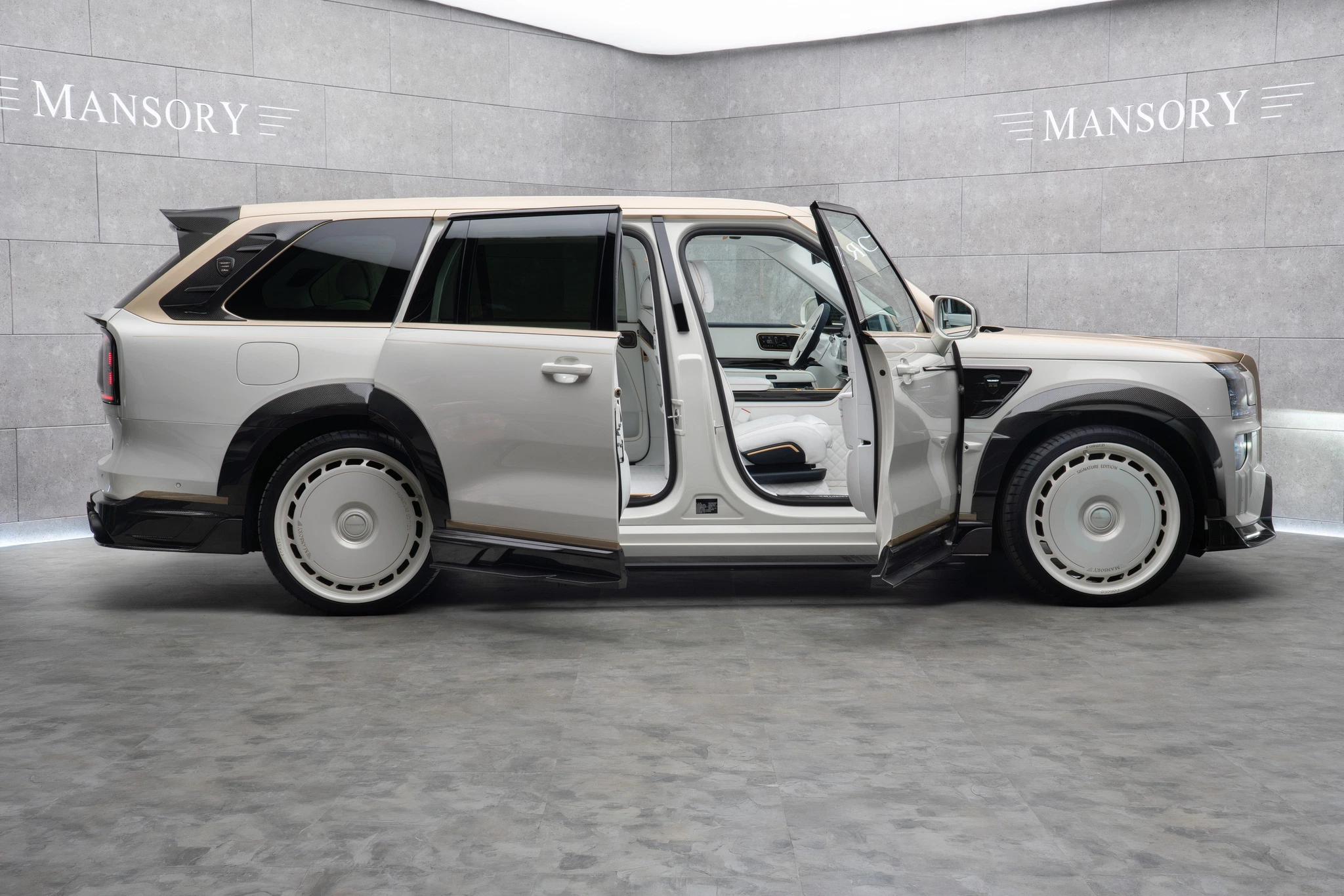 Китайська відповідь на Rolls-Royce Cullinan виглядала стильно, і Mansory це виправила