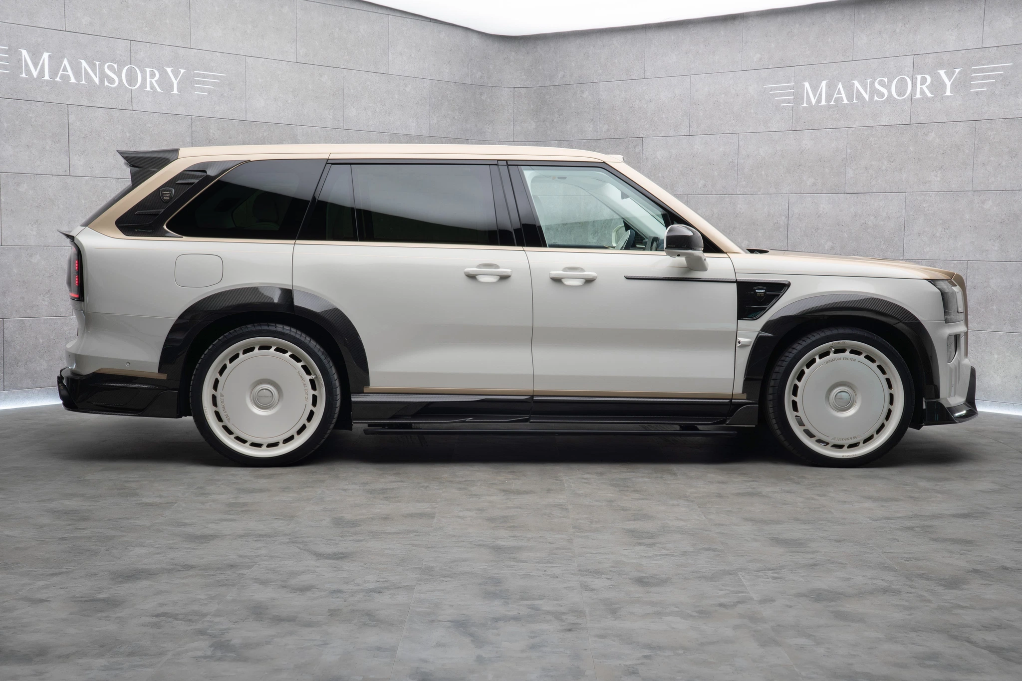 Китайська відповідь на Rolls-Royce Cullinan виглядала стильно, і Mansory це виправила