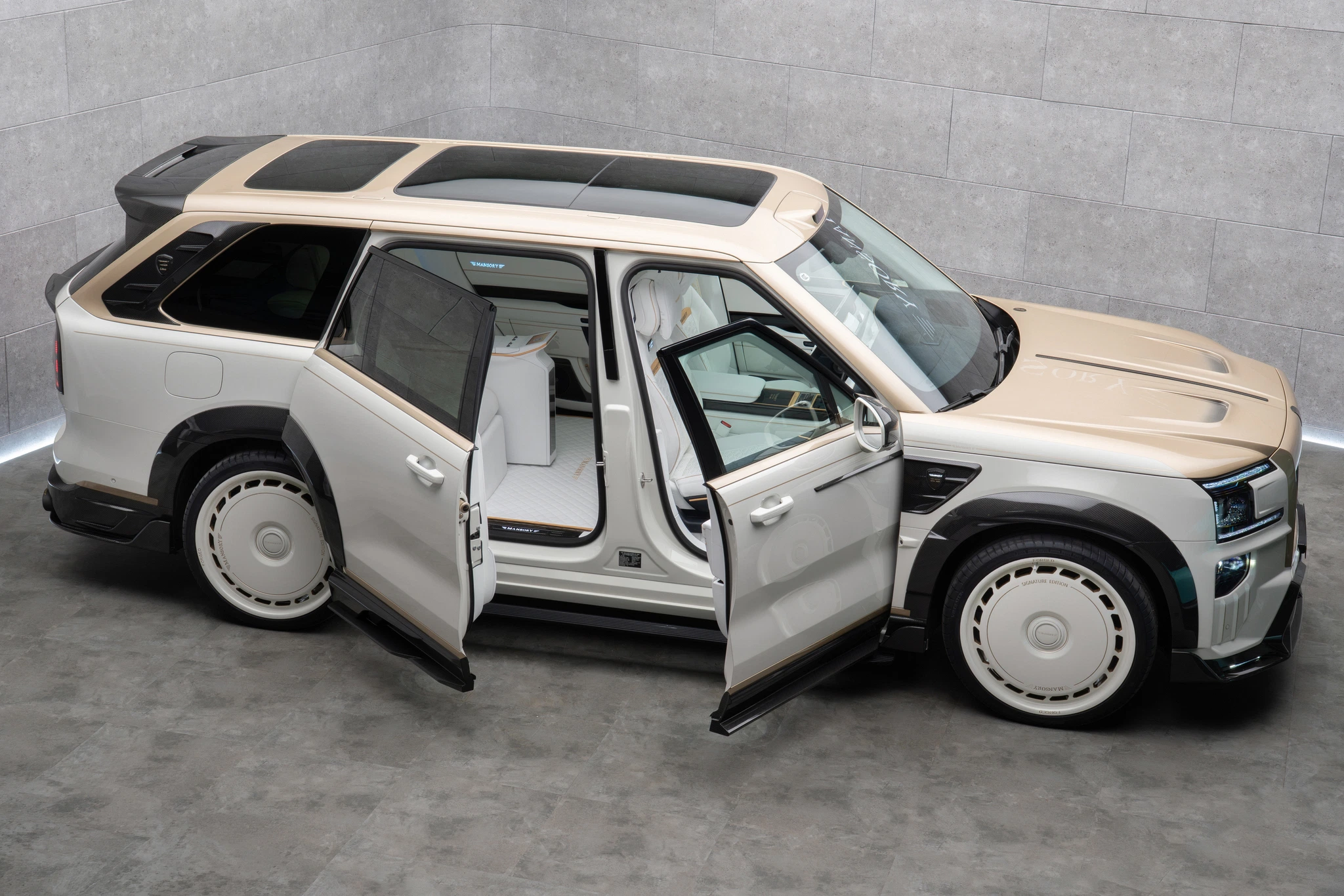 Китайська відповідь на Rolls-Royce Cullinan виглядала стильно, і Mansory це виправила