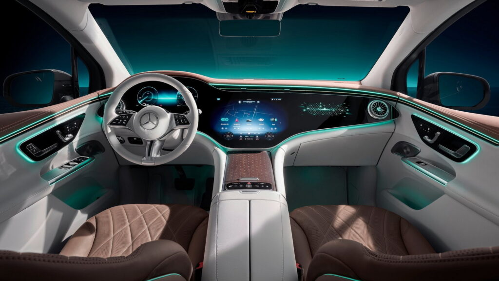  Mercedes Refuses To Kill The Big Screens, Even As It Admits Buttons Won