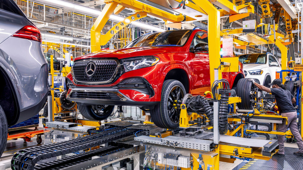  The Mercedes GLC Was Germany&rsquo;s Job. Trump&rsquo;s Tariffs Changed That