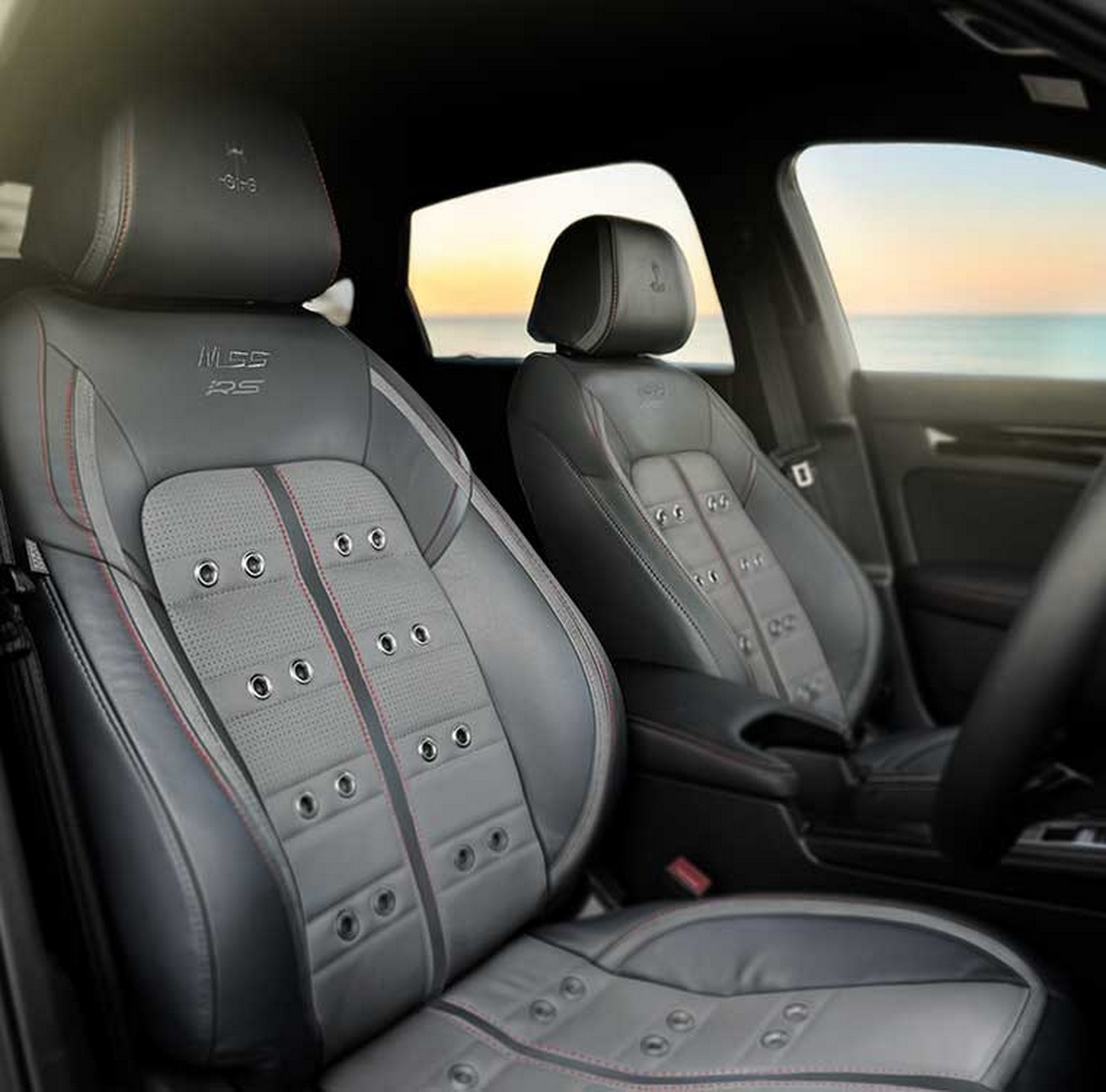 Новий M55 RS від Mitsuoka – це Honda Civic, яка коштує вдвічі дорожче за Honda Civic.