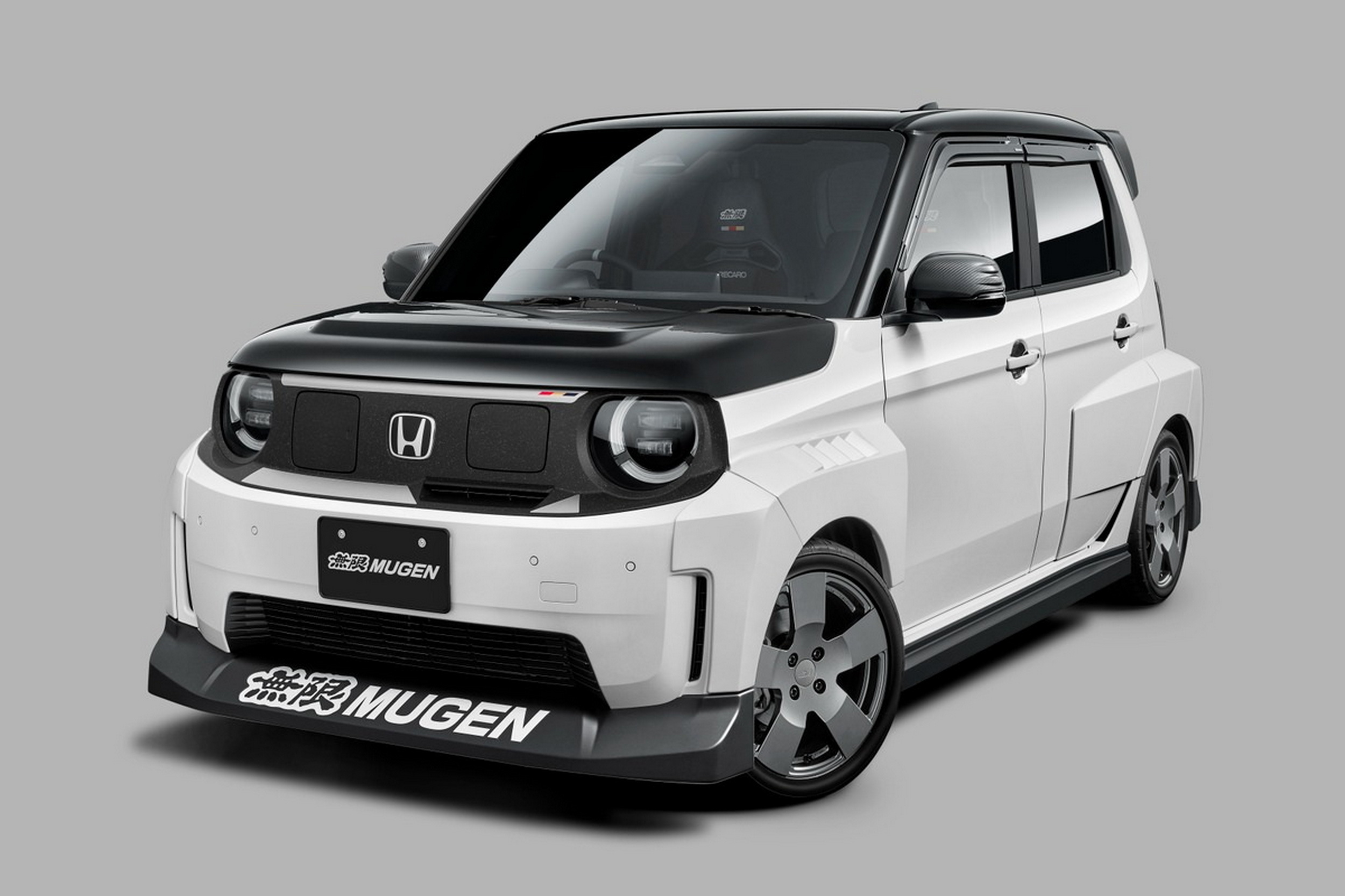 Mugen Super-One схожий на гоночний автомобіль. Його двигун не згоден