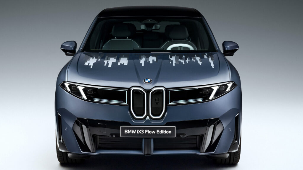  BMW Puts A Kindle-Style Display On The Hood Of Its iX3