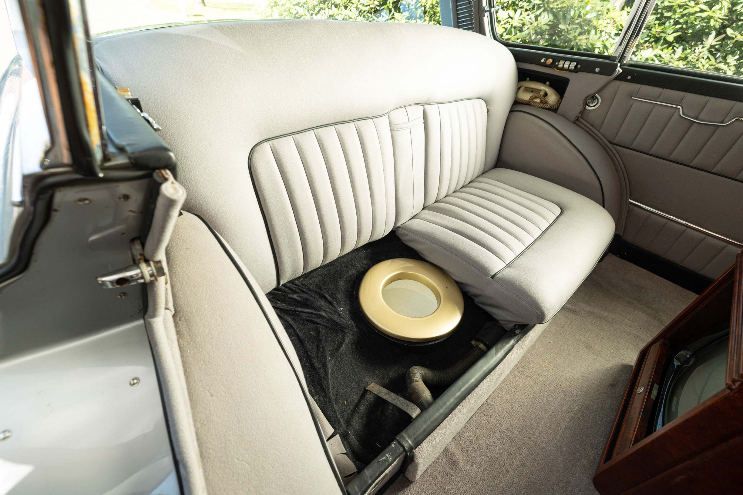 A Chinese Automaker Patented An In-Car Toilet That Slides Out And Disappears When You’re Done