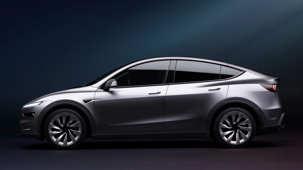  Tesla&rsquo;s Third Row Is Back, And It&rsquo;ll Cost UK Families &pound;12,500 To Get There