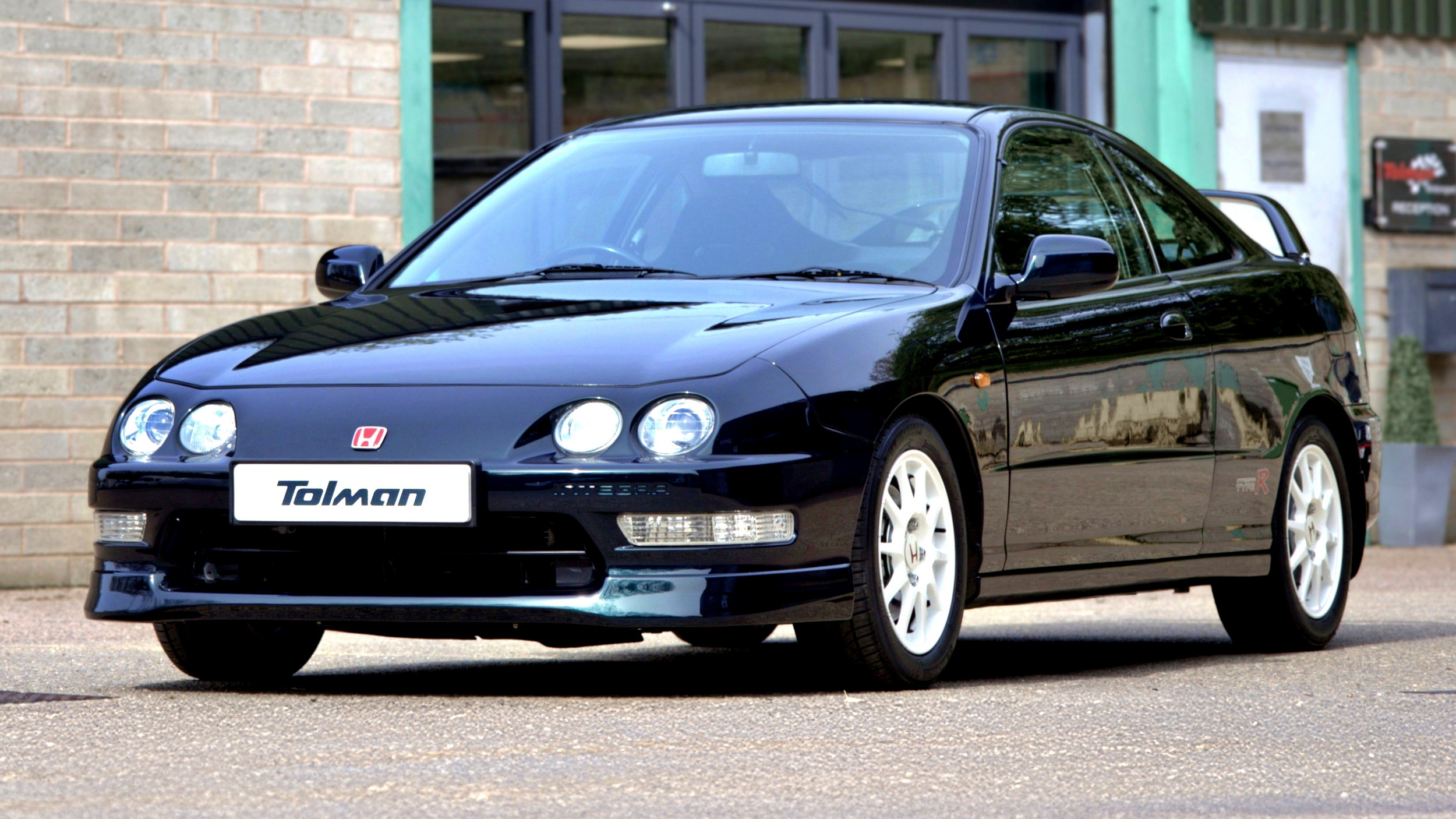 A Rotting DC2 Integra Type R Got 740 Hours And Came Out Better