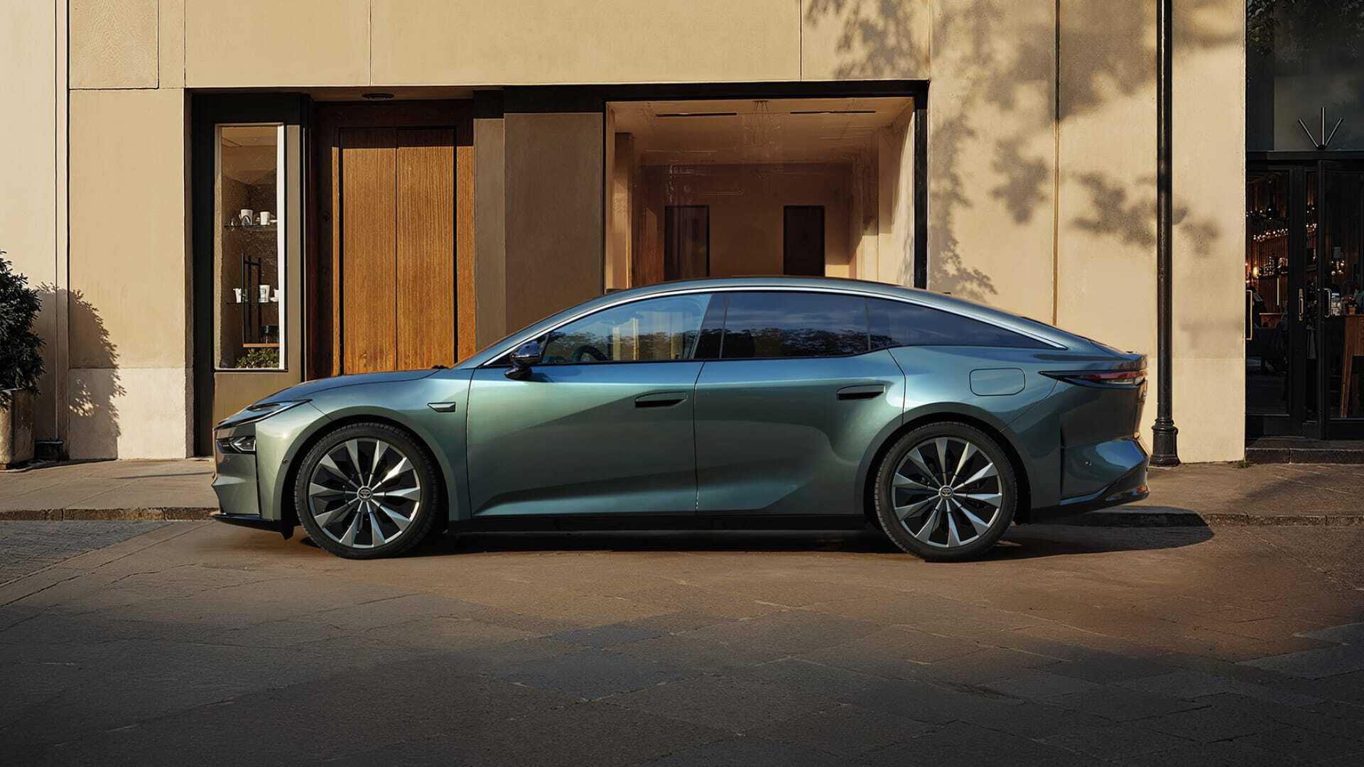 Toyota’s bZ7 Is Bigger Than A Model S And Cheaper Than A Model 3. China Ordered 3,100 In An Hour