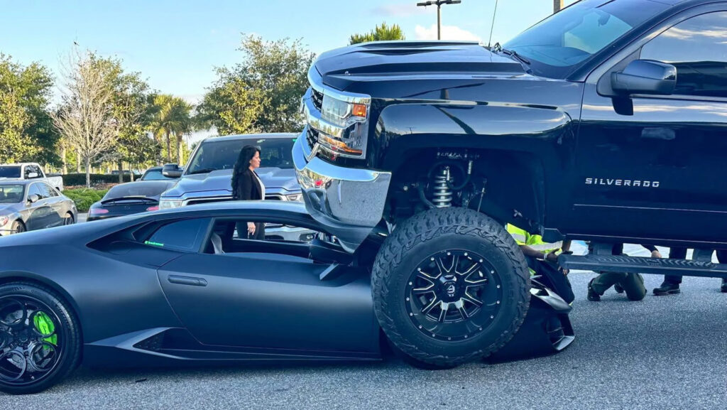  Florida Woman Drove Her Lifted Truck Over A Lamborghini And Didn’t Even Notice