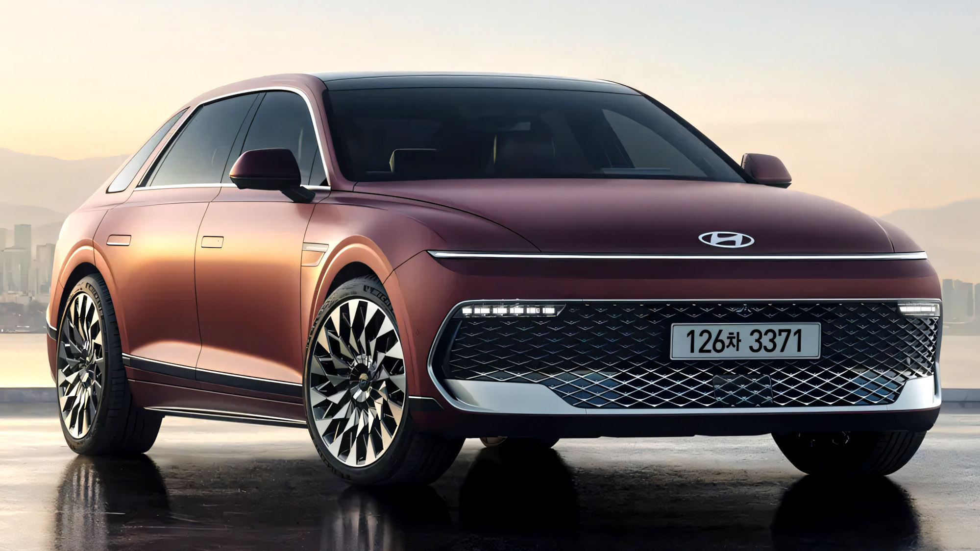 The $26K Flagship Hyundai Sedan Americans Called The Azera Got A Genesis-Level Interior