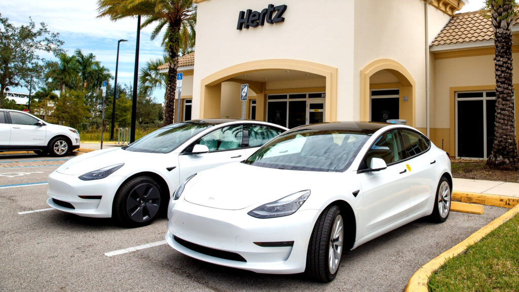  Hertz Dumped 30,000 EVs, Now Renters Are Begging For Them