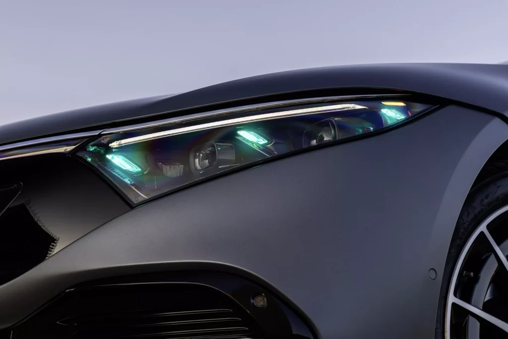 Mercedes Started The Turquoise Trend For Cars In Self-Driving Mode, China Is Finishing It
