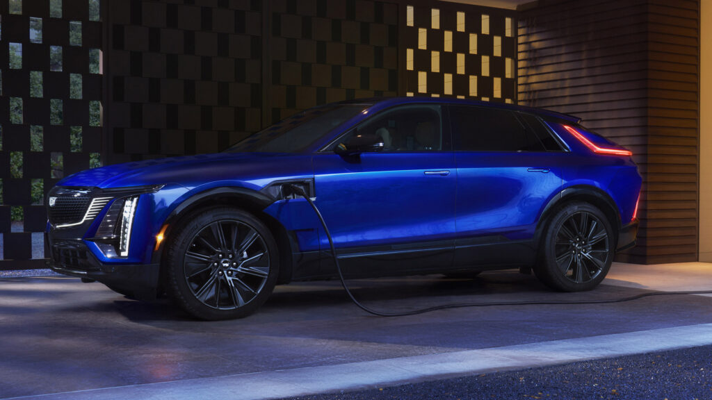  A Million New-Car Buyers Just Vanished, And Automakers Don&rsquo;t Want Them Back
