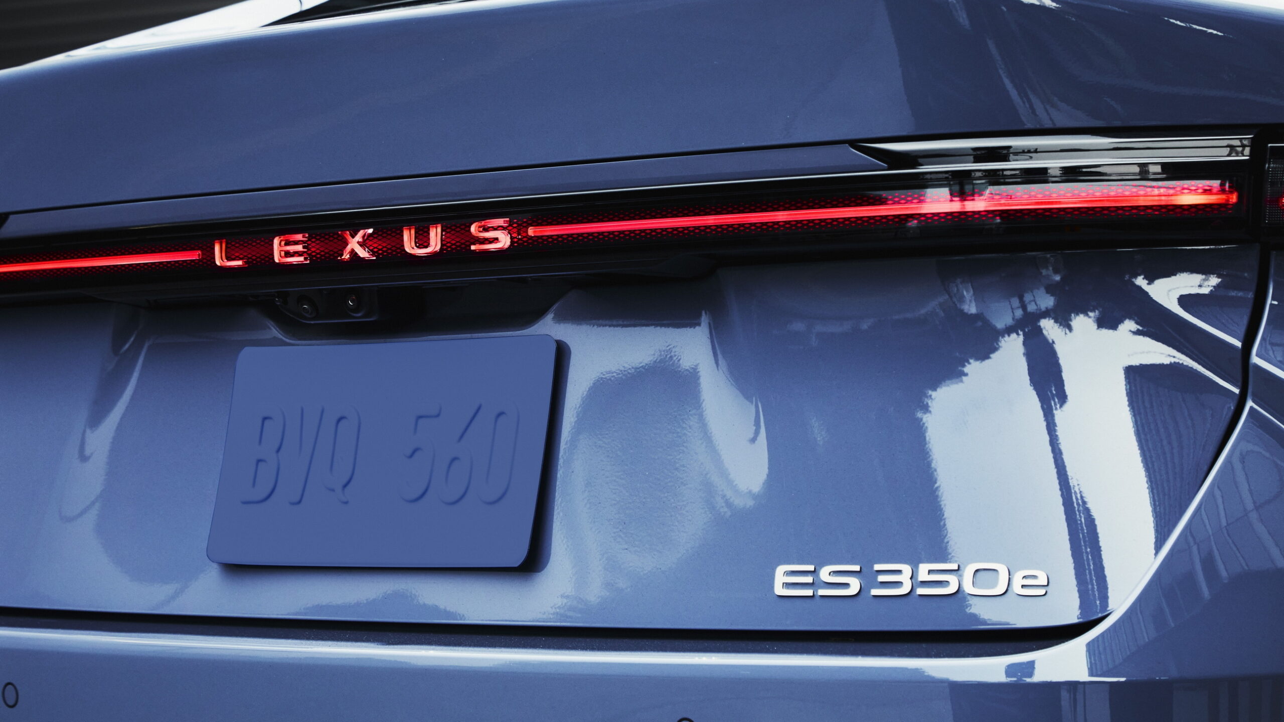 Lexus’s New ES Infotainment Acts Like A Tablet, Talks Back In The Gender You Pick