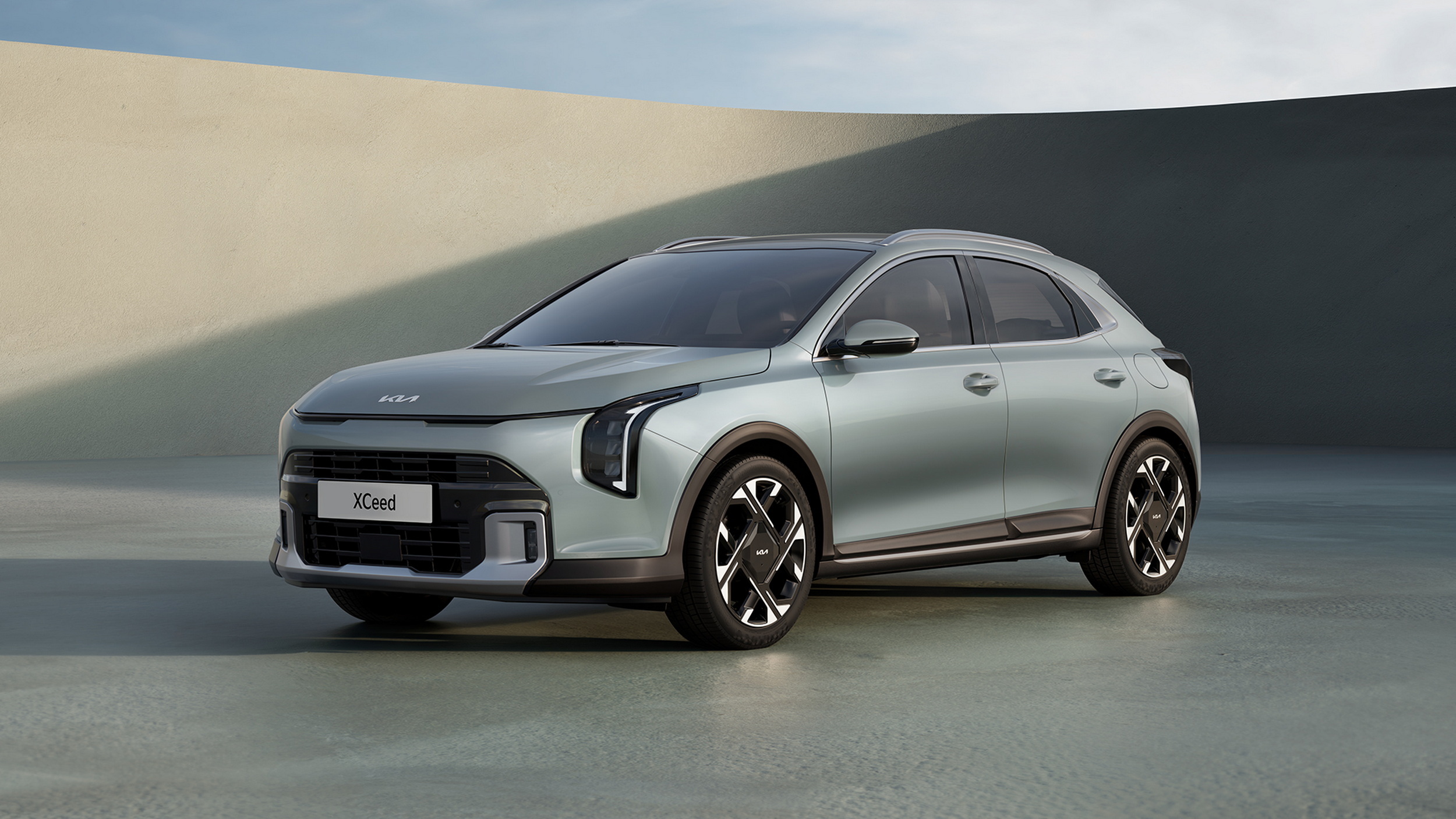 Kia’s Gas-Powered XCeed Just Stole The EV3’s Face
