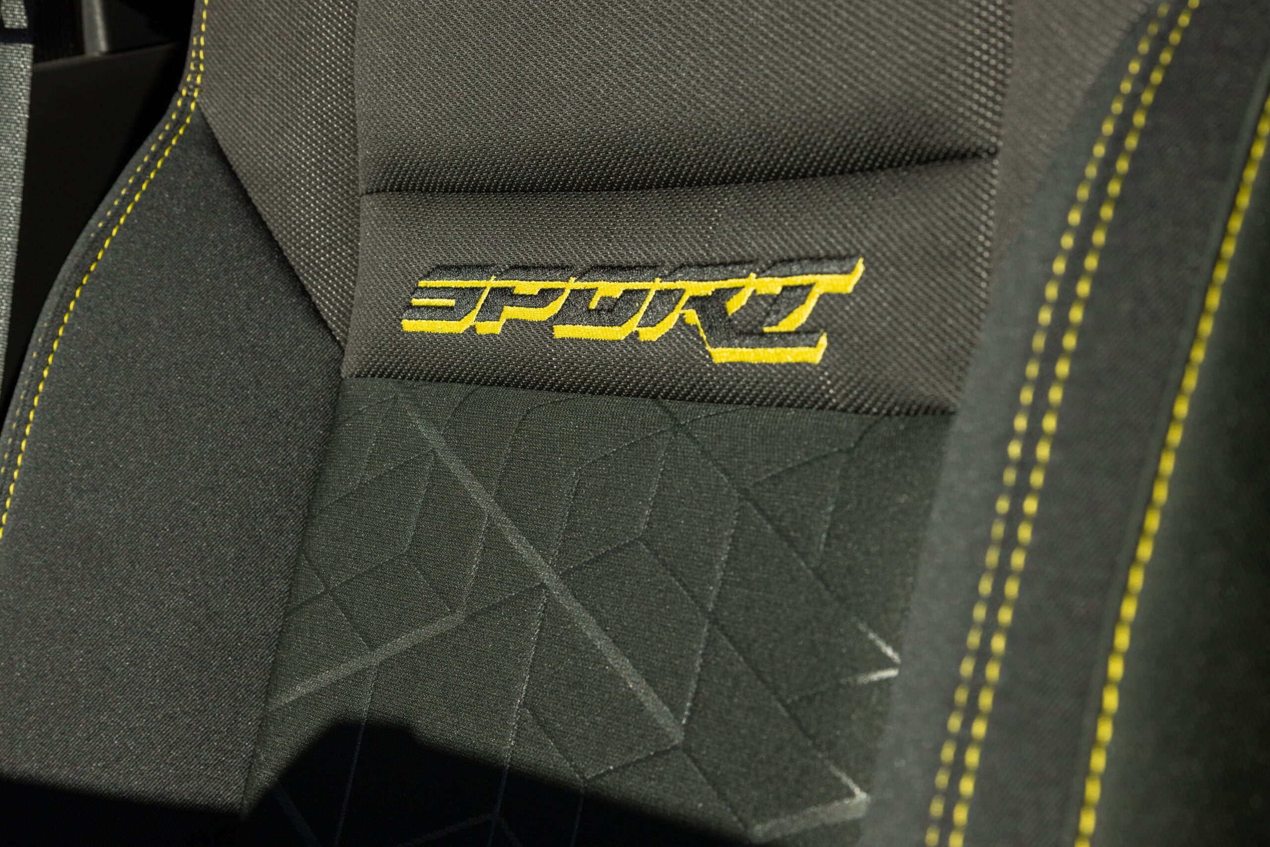 Nissan’s 2027 Frontier Sport Edition Brings A New Look For The PRO-4X Curious