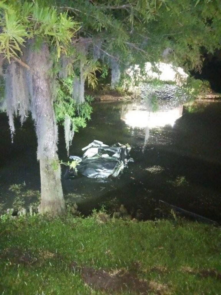  Police Say Autopilot Was Engaged When This Tesla Drove Into A Florida Pond